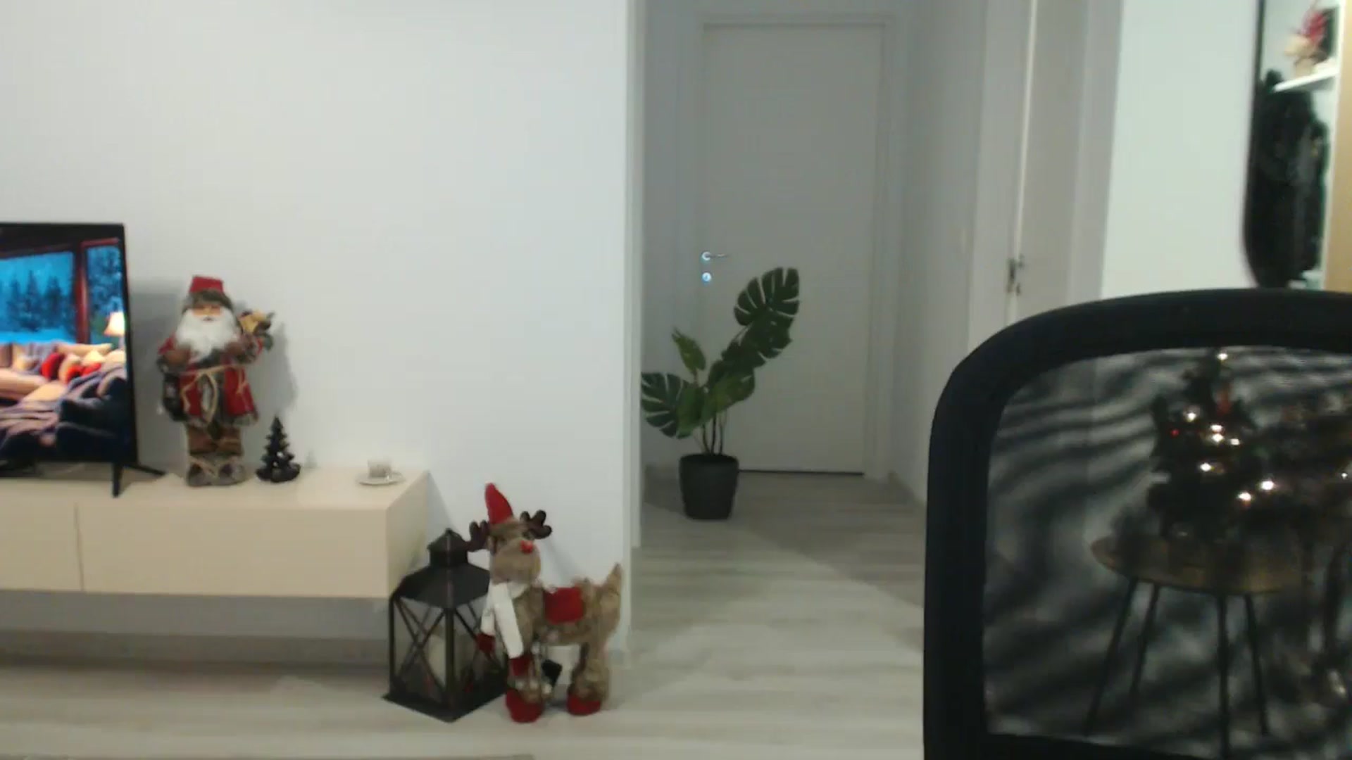 Gallery image thumbnail from AlyVee's myfreecams stream on, 12/25/2025, 19:34 image 20 of 20