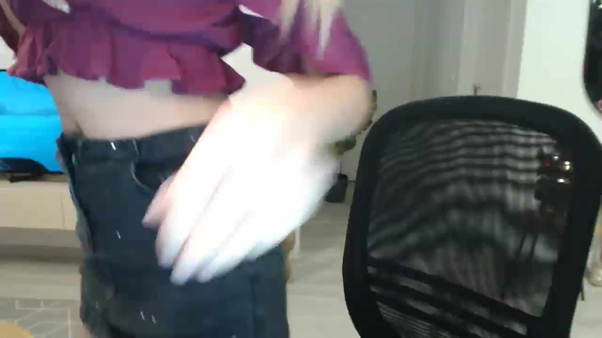 Gallery image thumbnail from AlyVee's myfreecams stream on, 12/25/2025, 22:16 image 1 of 20