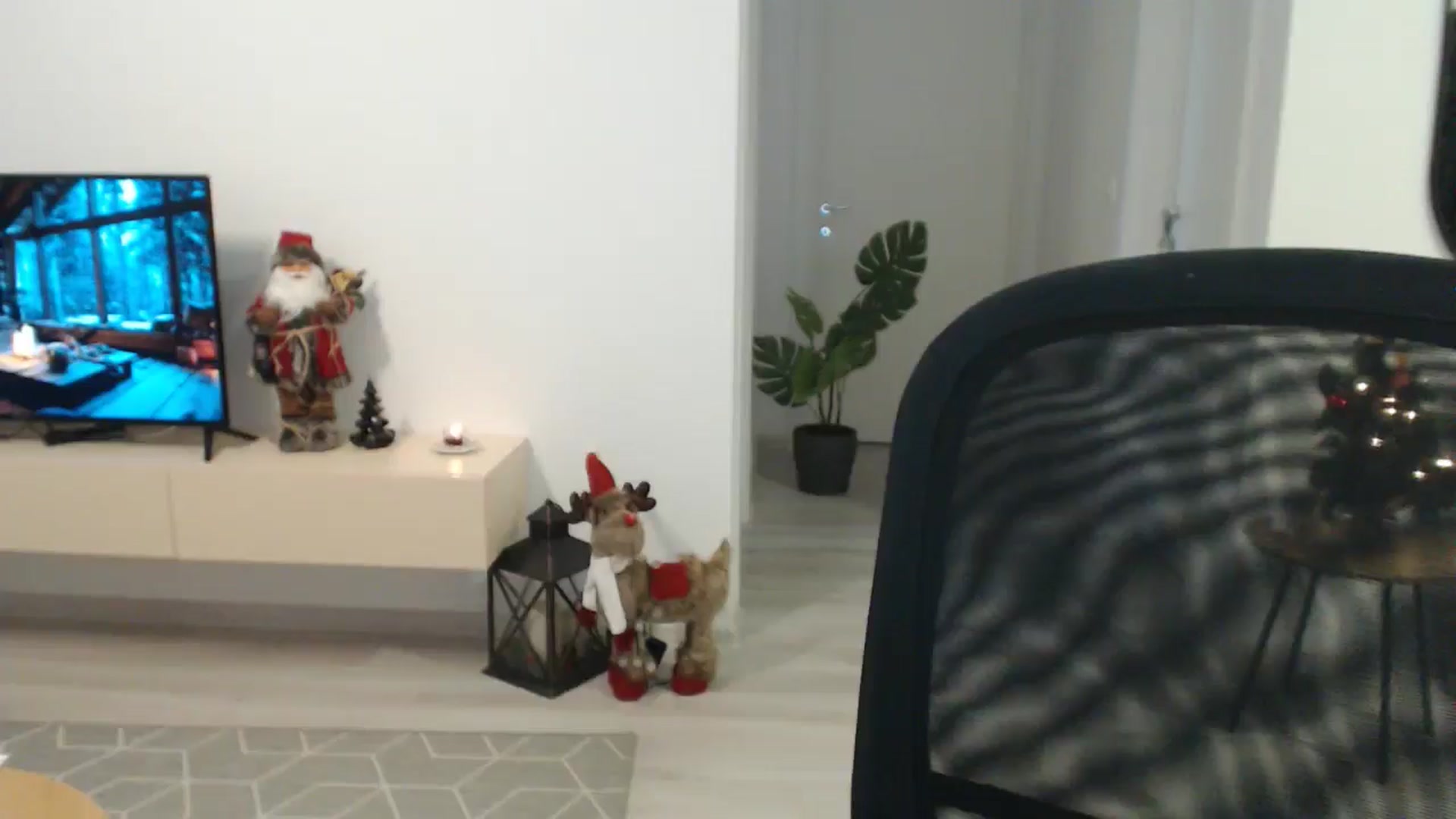 Gallery image thumbnail from AlyVee's myfreecams stream on, 12/26/2025, 14:29 image 10 of 20