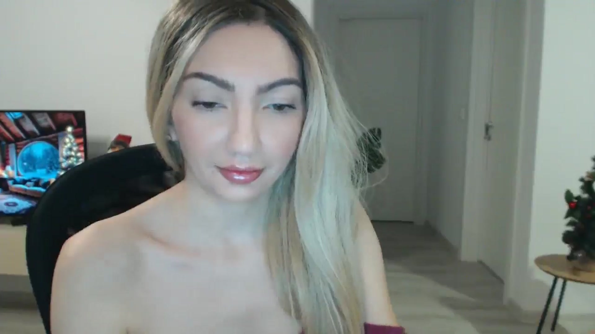 Gallery image thumbnail from AlyVee's myfreecams stream on, 12/30/2025, 17:55 image 4 of 20