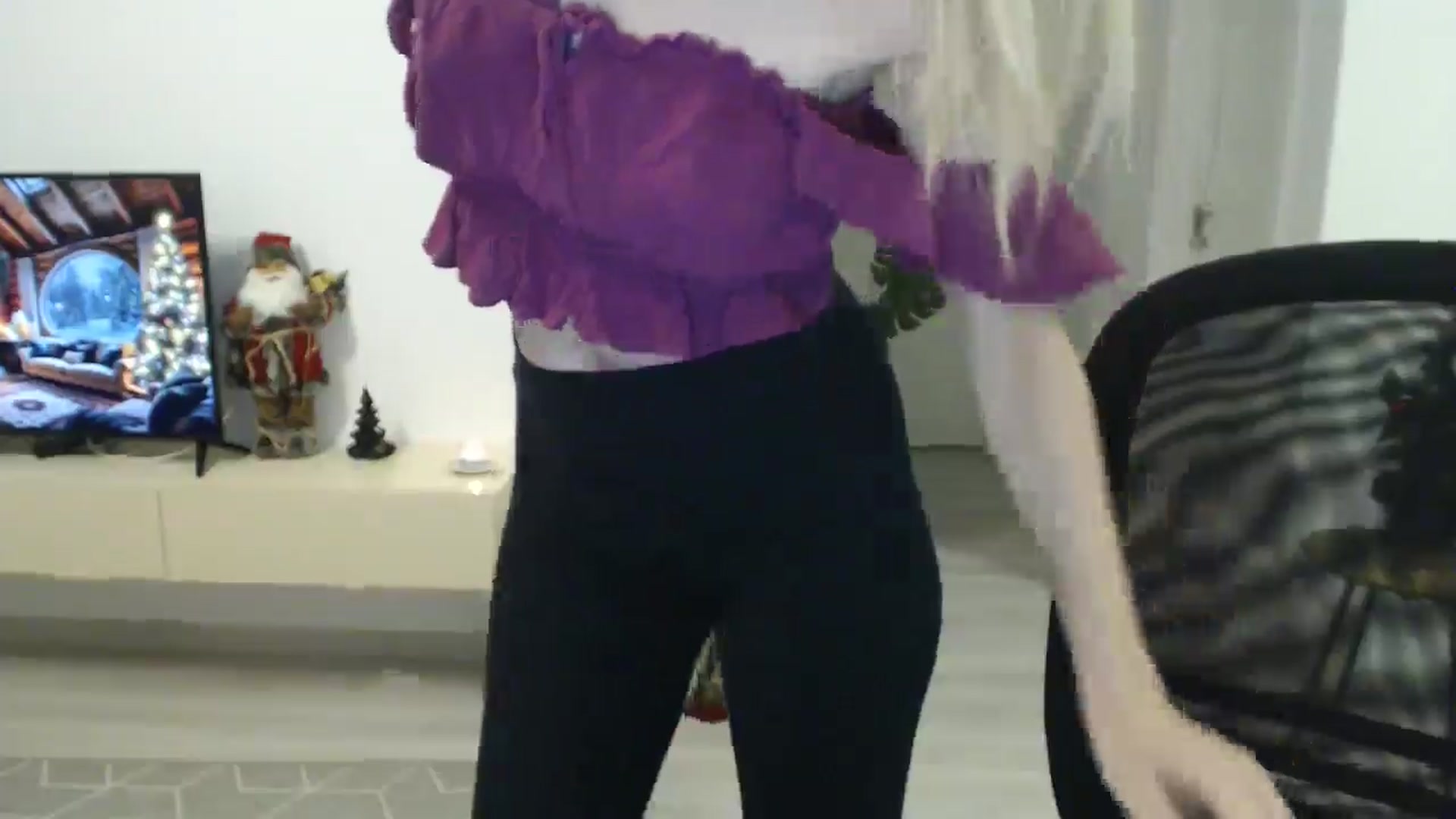 Gallery image thumbnail from AlyVee's myfreecams stream on, 12/30/2025, 17:55 image 10 of 20