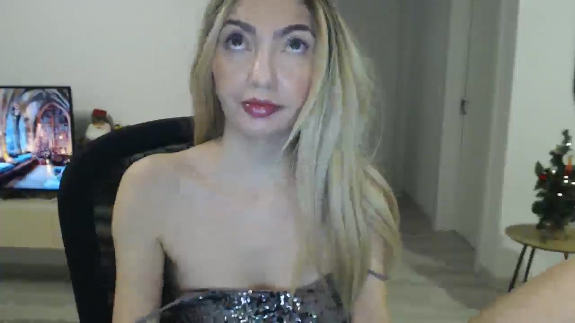 Gallery image thumbnail from AlyVee's myfreecams stream on, 12/31/2025, 16:55 image 5 of 20