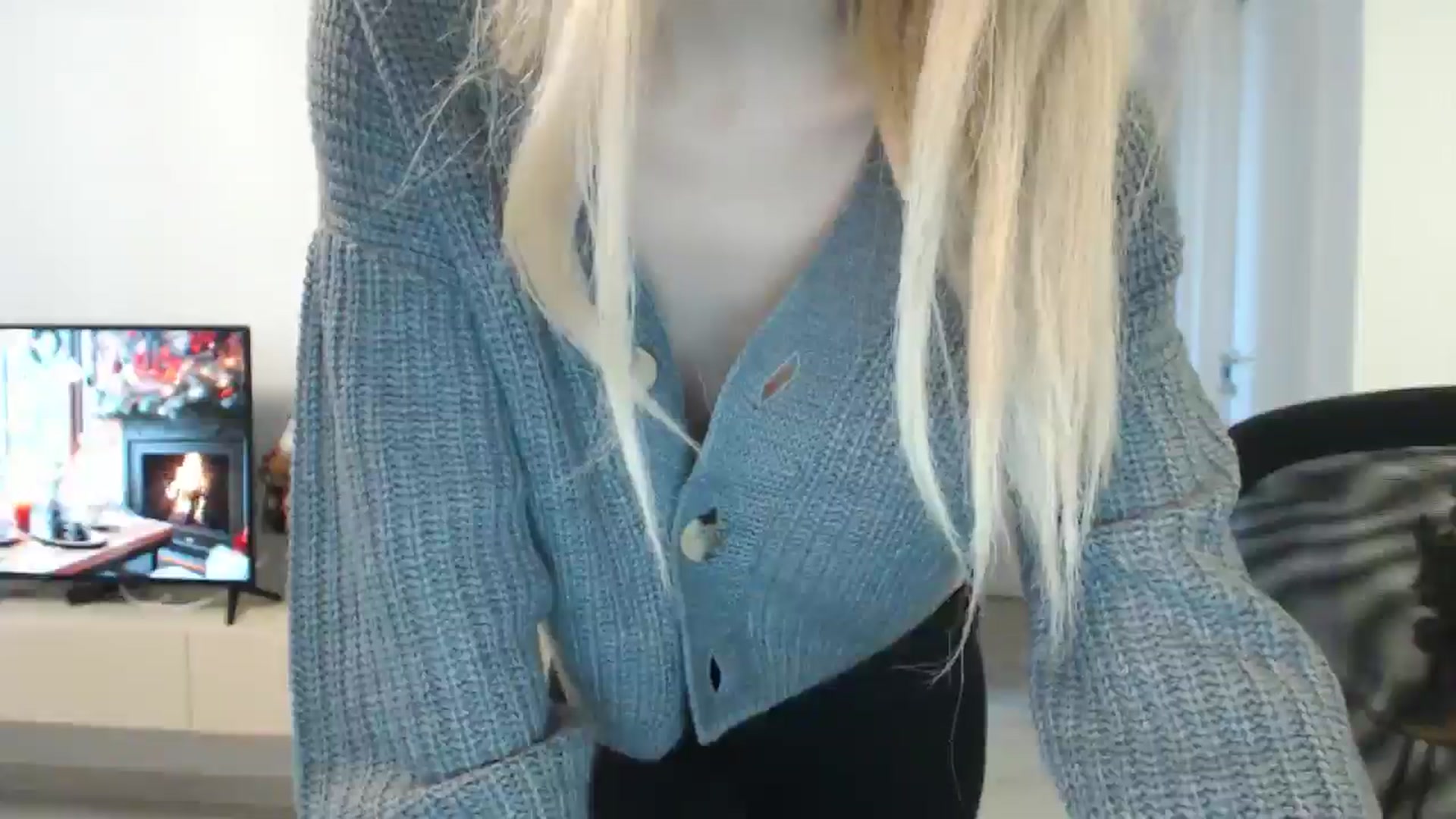 Gallery image thumbnail from AlyVee's myfreecams stream on, 01/01/2026, 14:52 image 3 of 20