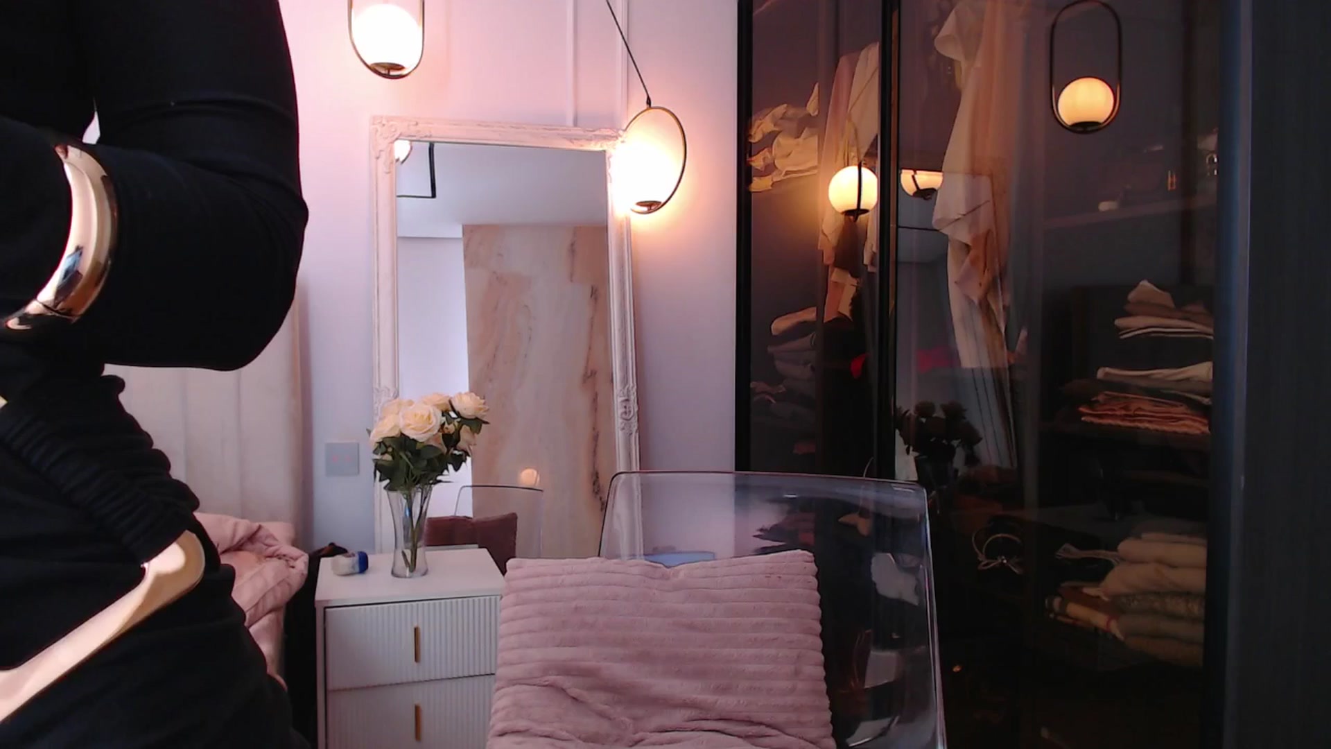 Gallery image thumbnail from Aly_Ravennx's myfreecams stream on, 02/08/2026, 12:29 image 17 of 20