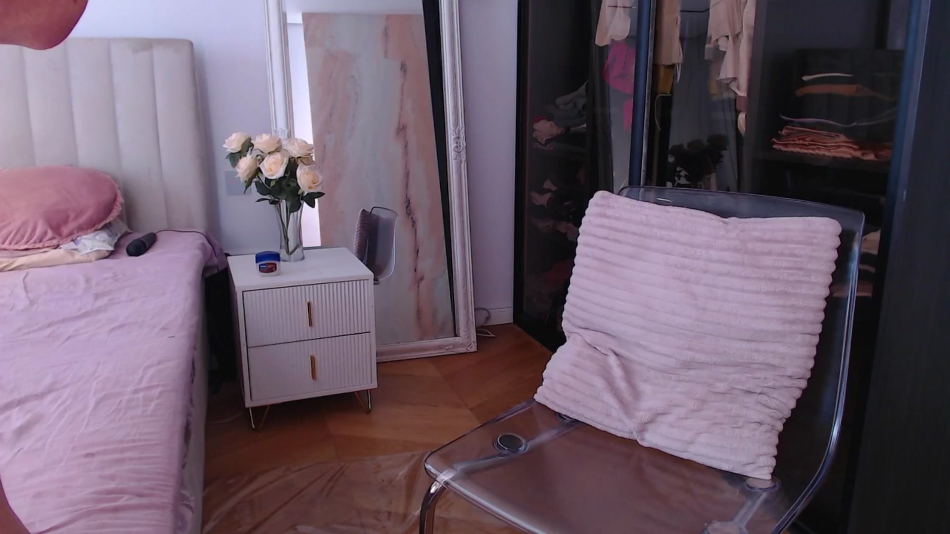 Gallery image thumbnail from Aly_Ravennx's myfreecams stream on, 04/07/2026, 12:51 image 2 of 20