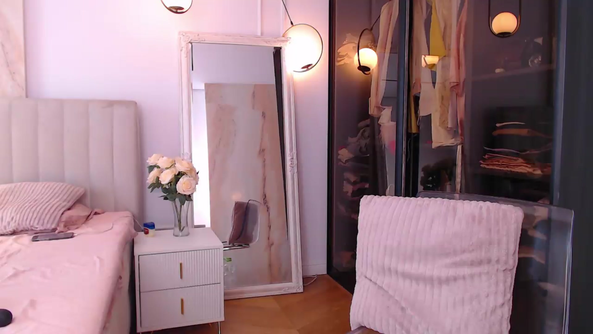 Gallery image thumbnail from Aly_Ravennx's myfreecams stream on, 05/21/2026, 10:23 image 15 of 20
