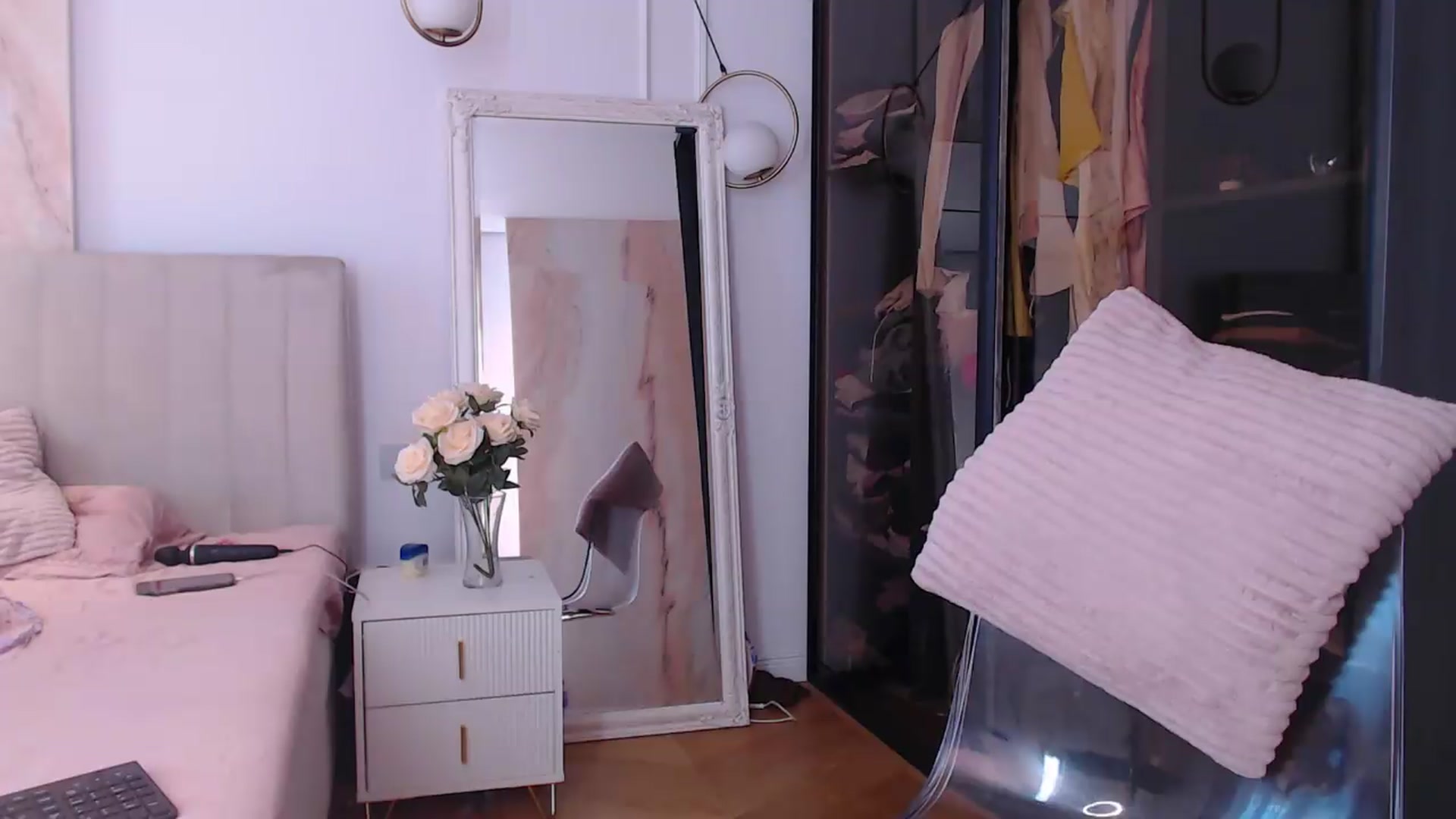 Gallery image thumbnail from Aly_Ravennx's myfreecams stream on, 05/29/2026, 10:37 image 15 of 20