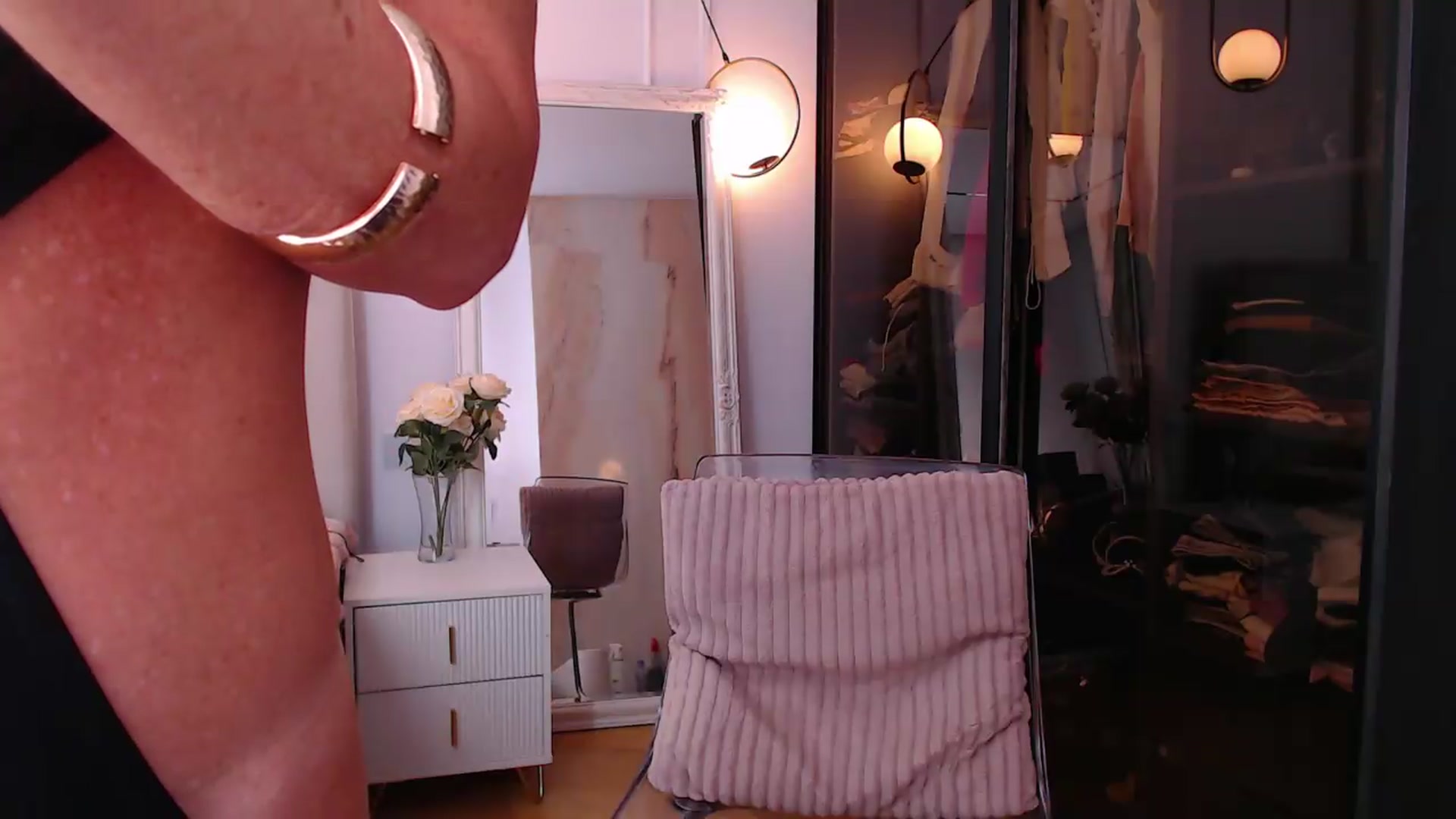 Gallery image thumbnail from Aly_Ravennx's myfreecams stream on, 06/11/2026, 11:13 image 18 of 20