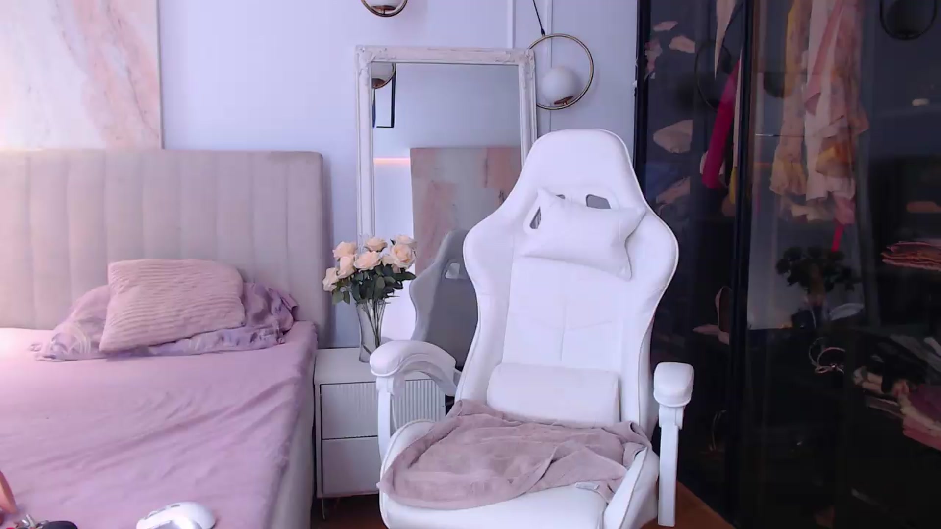 Gallery image thumbnail from Aly_Ravennx's myfreecams stream on, 08/11/2026, 11:18 image 8 of 20