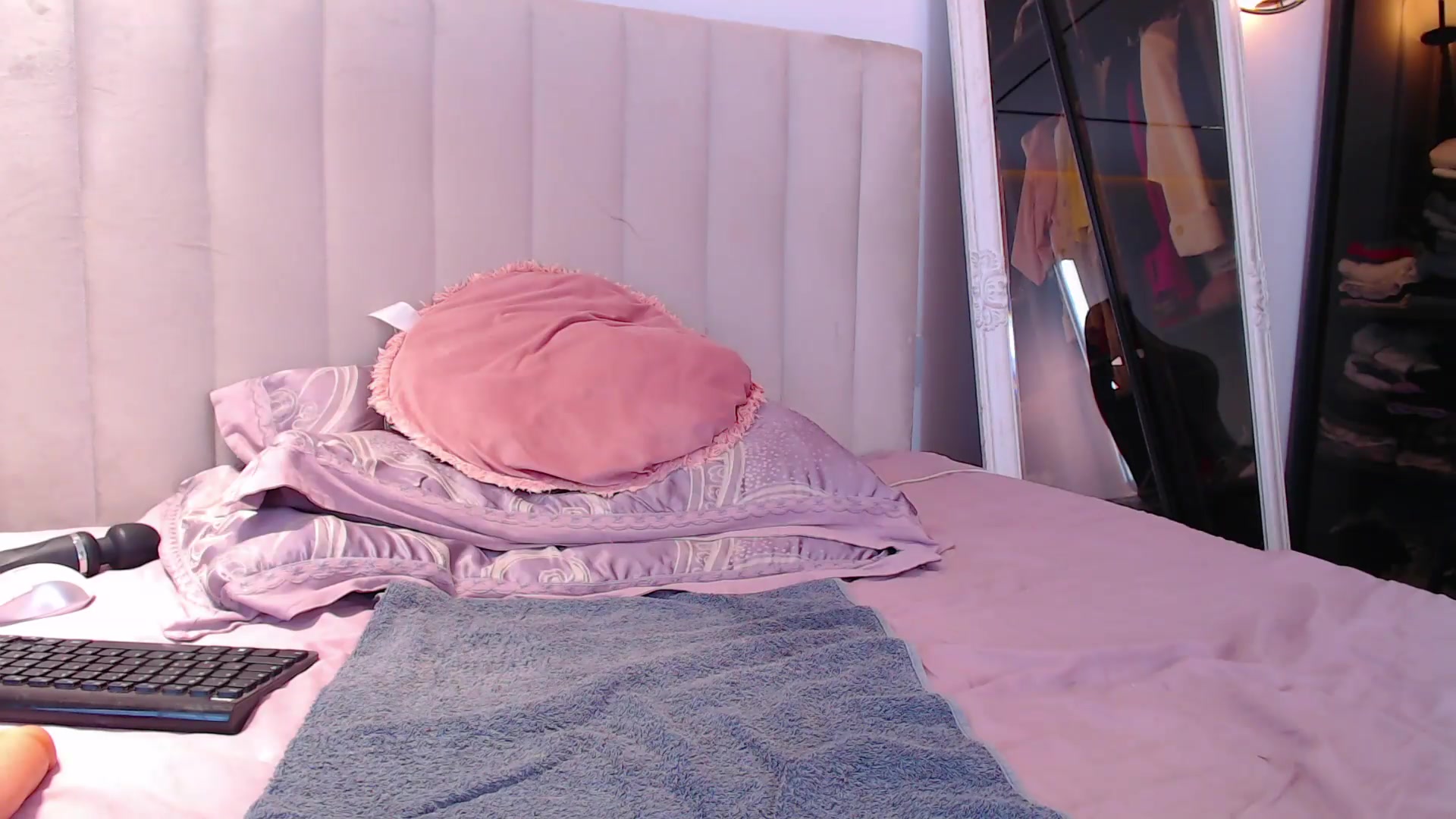 Gallery image thumbnail from Aly_Ravennx's myfreecams stream on, 09/01/2026, 11:44 image 20 of 20