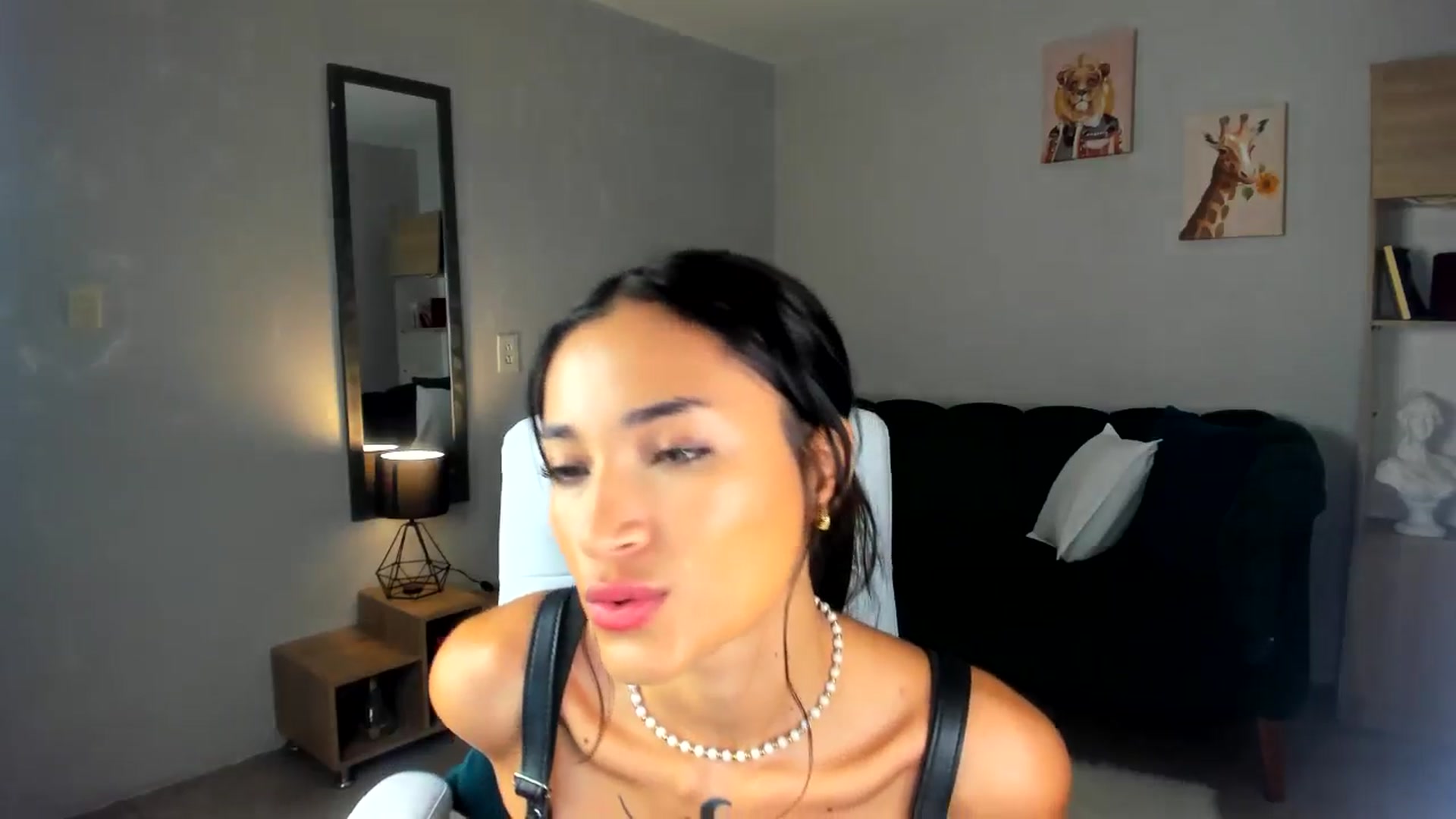 Gallery image thumbnail from Alyhfv's myfreecams stream on, 06/25/2025, 17:24 image 12 of 20