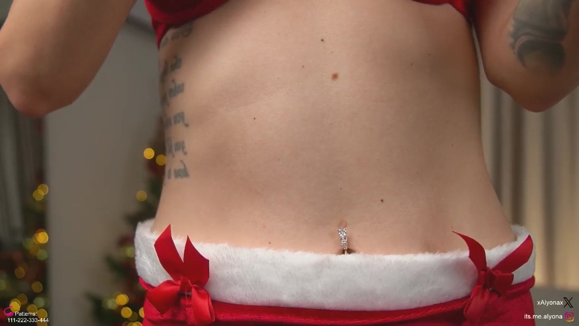 Gallery image thumbnail from AlyonaQueenX's myfreecams stream on, 12/23/2025, 23:01 image 6 of 20