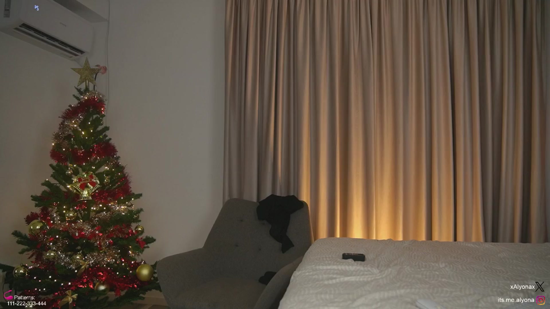 Gallery image thumbnail from AlyonaQueenX's myfreecams stream on, 12/24/2025, 03:56 image 10 of 20