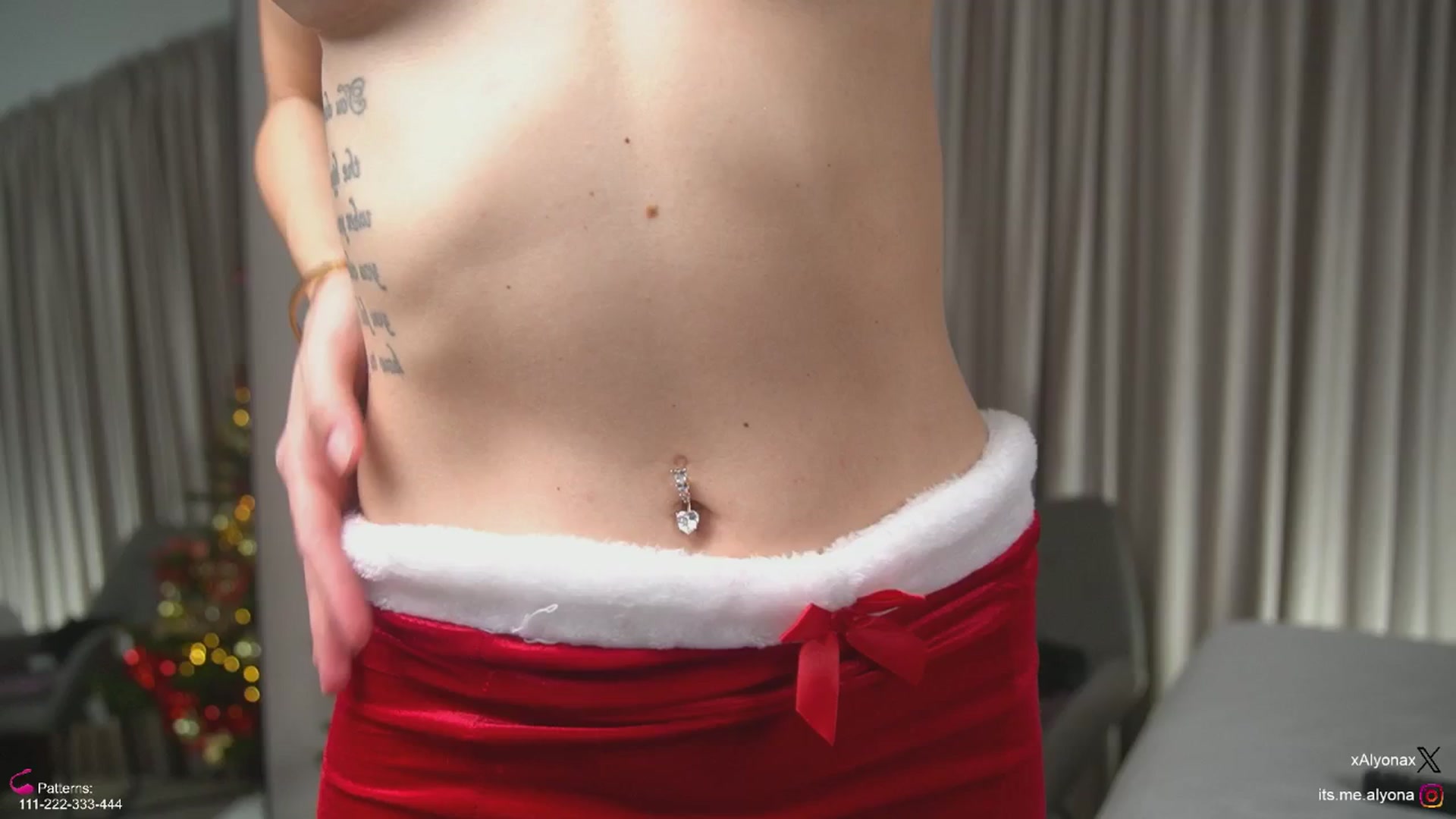 Gallery image thumbnail from AlyonaQueenX's myfreecams stream on, 12/26/2025, 02:08 image 2 of 20