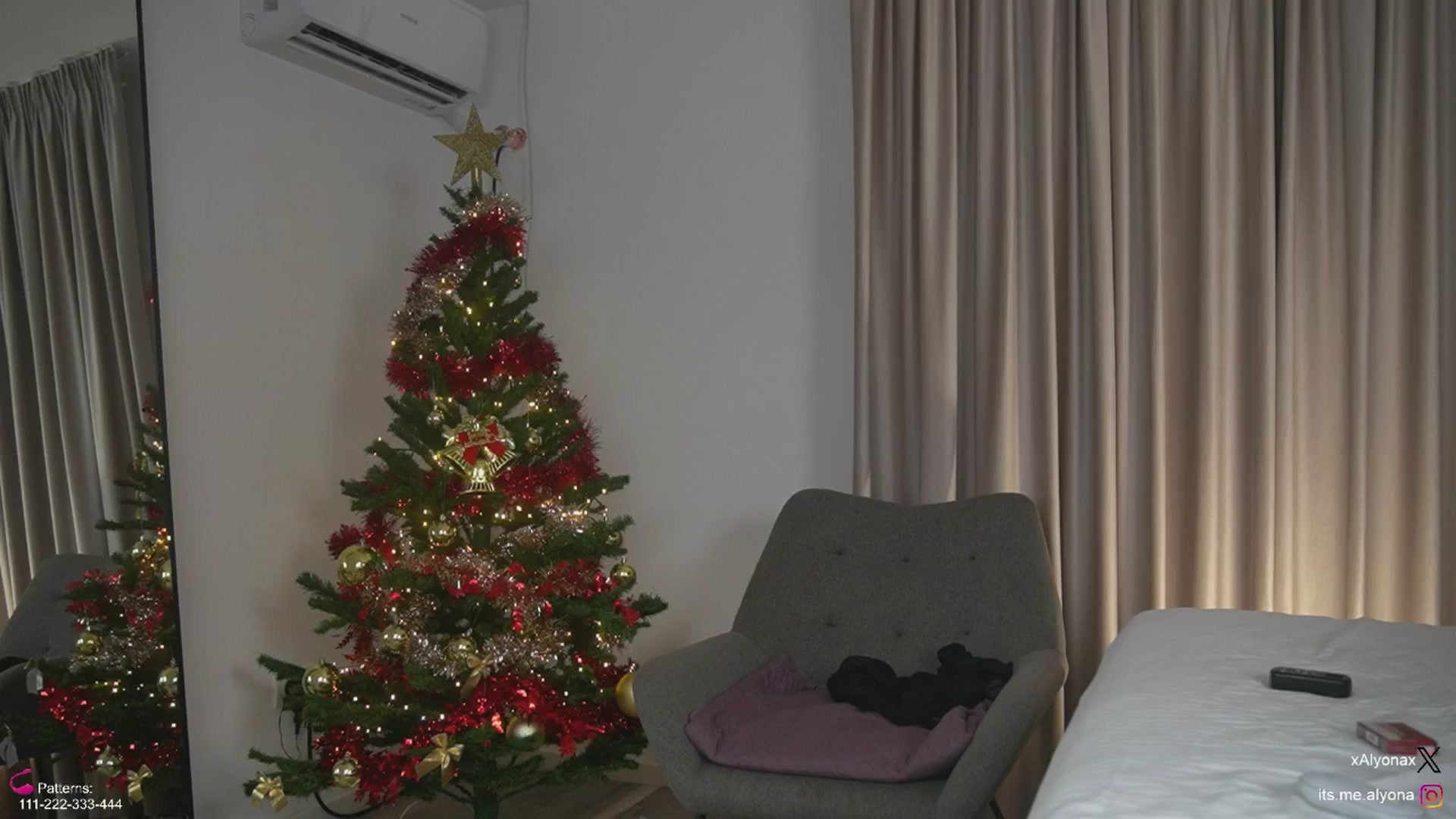 Gallery image thumbnail from AlyonaQueenX's myfreecams stream on, 12/27/2025, 01:34 image 5 of 20