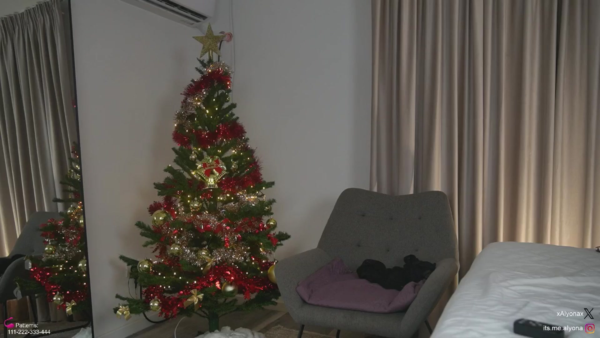 Gallery image thumbnail from AlyonaQueenX's myfreecams stream on, 12/27/2025, 04:09 image 3 of 20