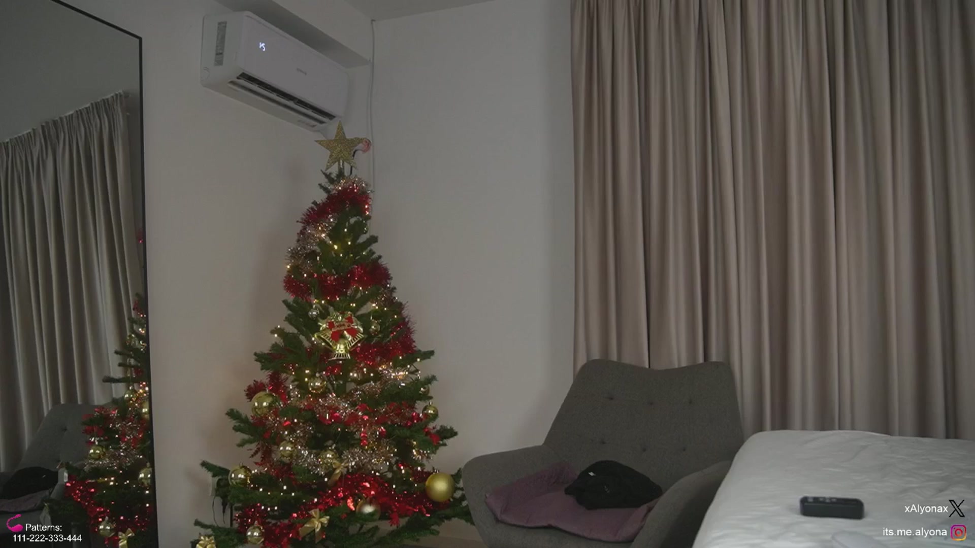 Gallery image thumbnail from AlyonaQueenX's myfreecams stream on, 12/28/2025, 21:51 image 16 of 20
