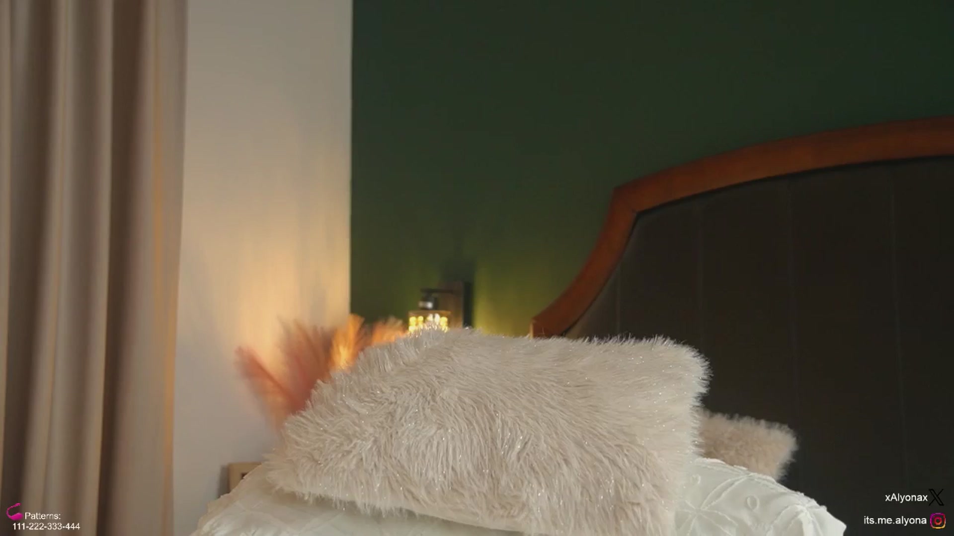 Gallery image thumbnail from AlyonaQueenX's myfreecams stream on, 12/30/2025, 02:31 image 13 of 20