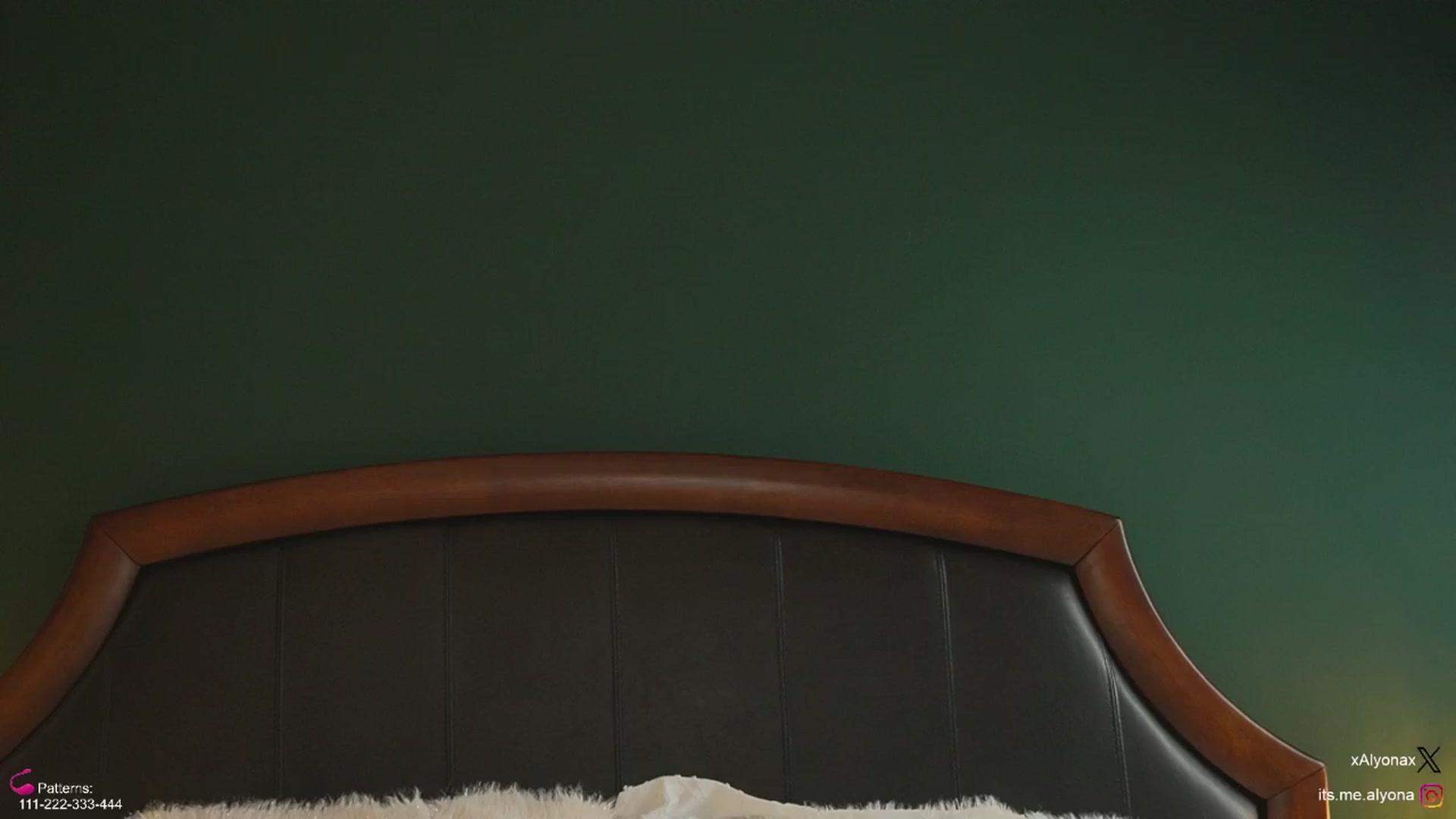 Gallery image thumbnail from AlyonaQueenX's myfreecams stream on, 01/04/2026, 24:28 image 15 of 20