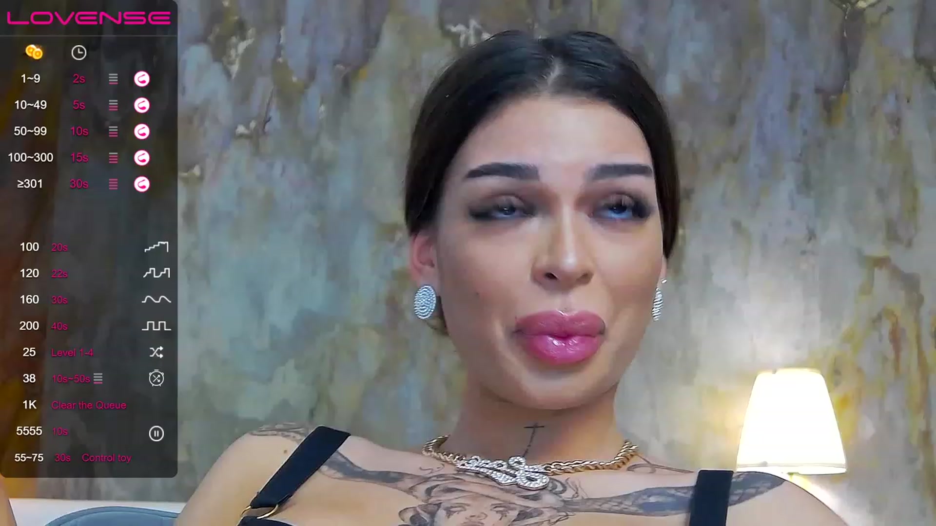 Gallery image thumbnail from AlysaDiamond's myfreecams stream on, 04/28/2023, 11:18 image 6 of 20