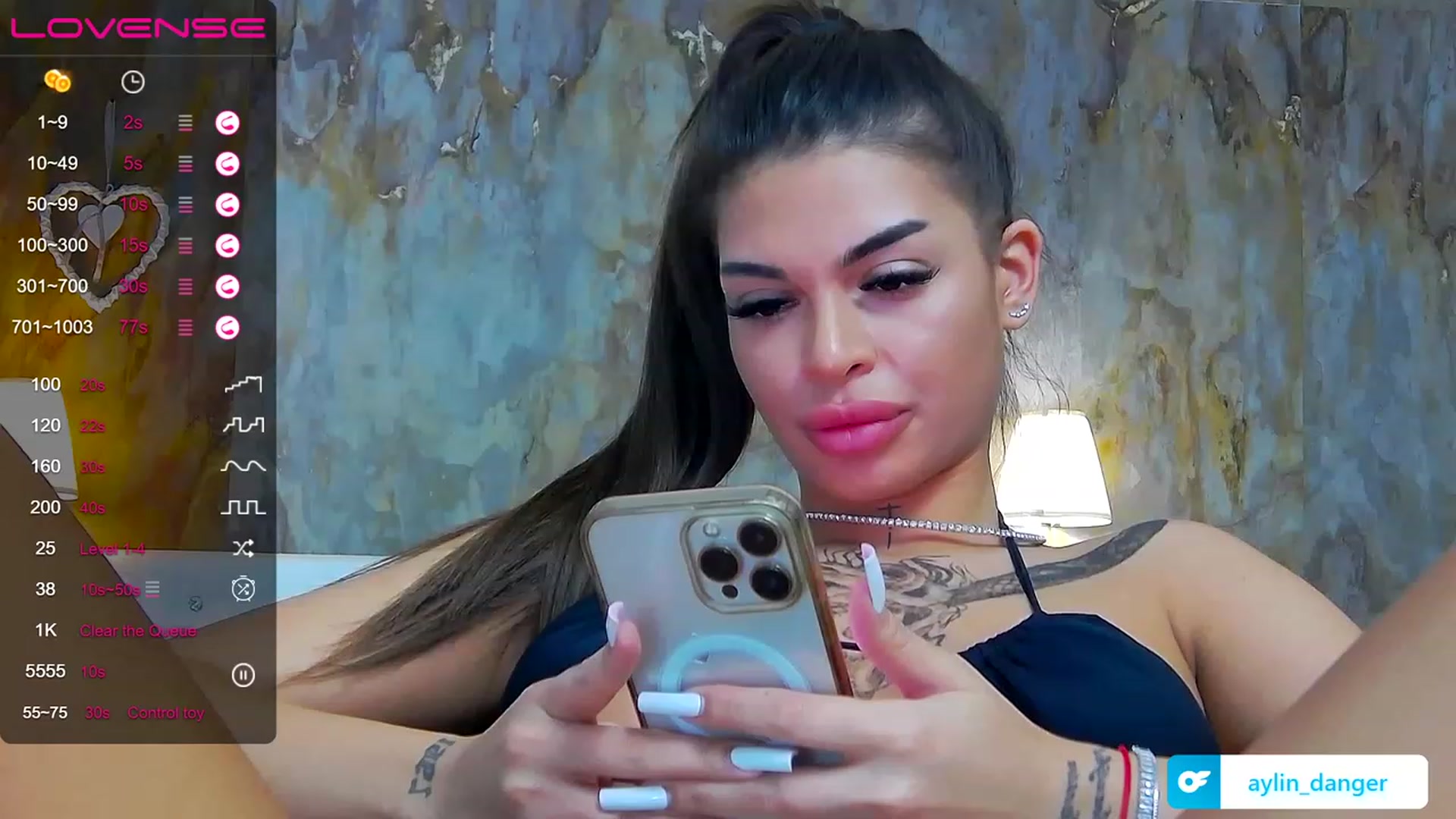 Gallery image thumbnail from AlysaDiamond's myfreecams stream on, 05/13/2023, 14:26 image 9 of 20