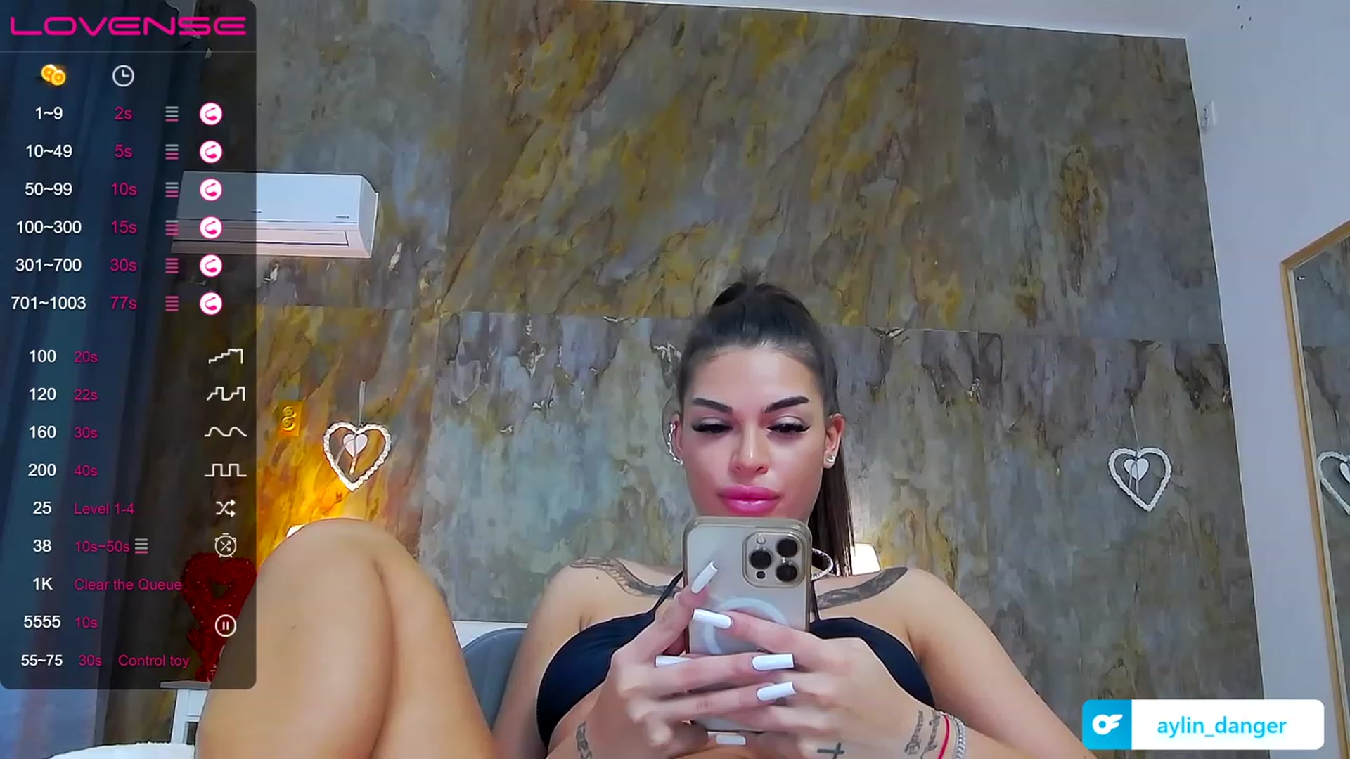 Gallery image thumbnail from AlysaDiamond's myfreecams stream on, 05/13/2023, 16:12 image 13 of 20