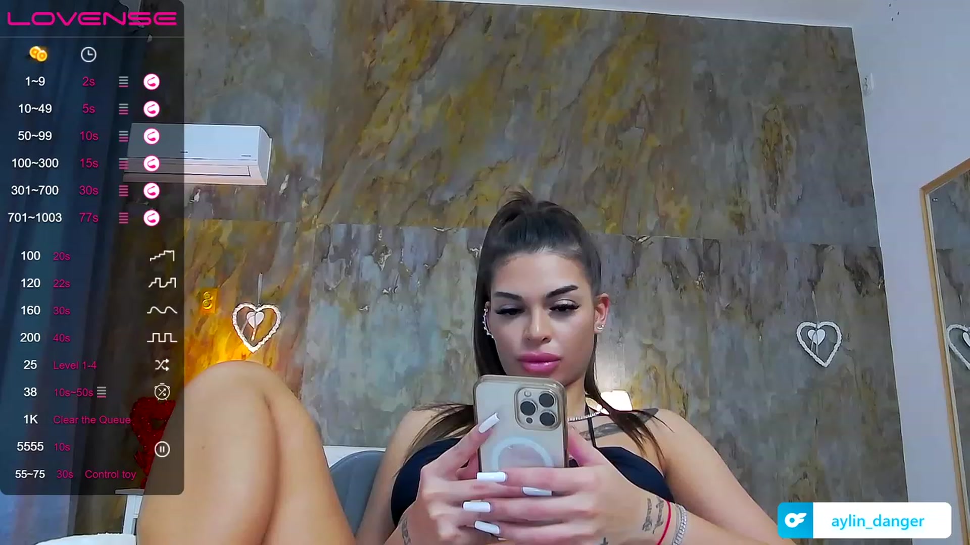Gallery image thumbnail from AlysaDiamond's myfreecams stream on, 05/13/2023, 16:12 image 14 of 20
