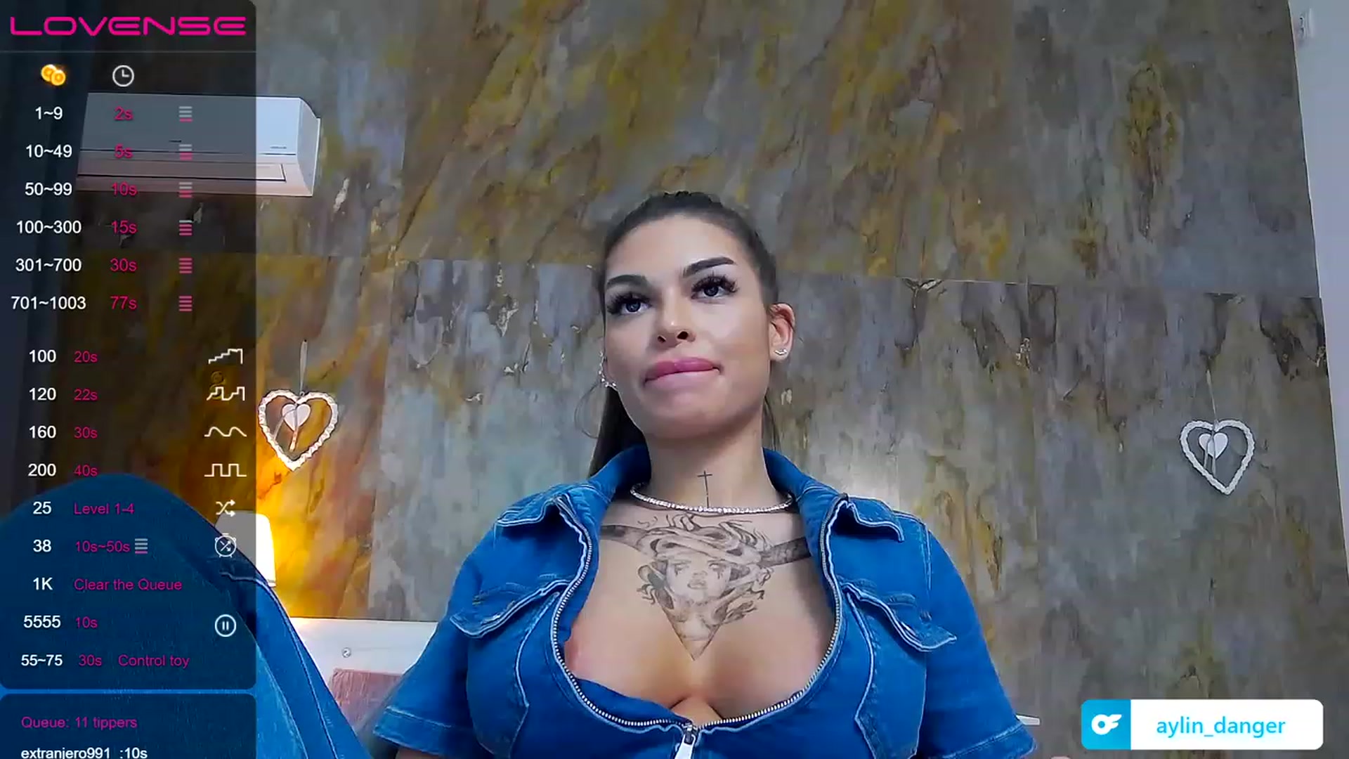 Gallery image thumbnail from AlysaDiamond's myfreecams stream on, 05/13/2023, 18:53 image 8 of 20