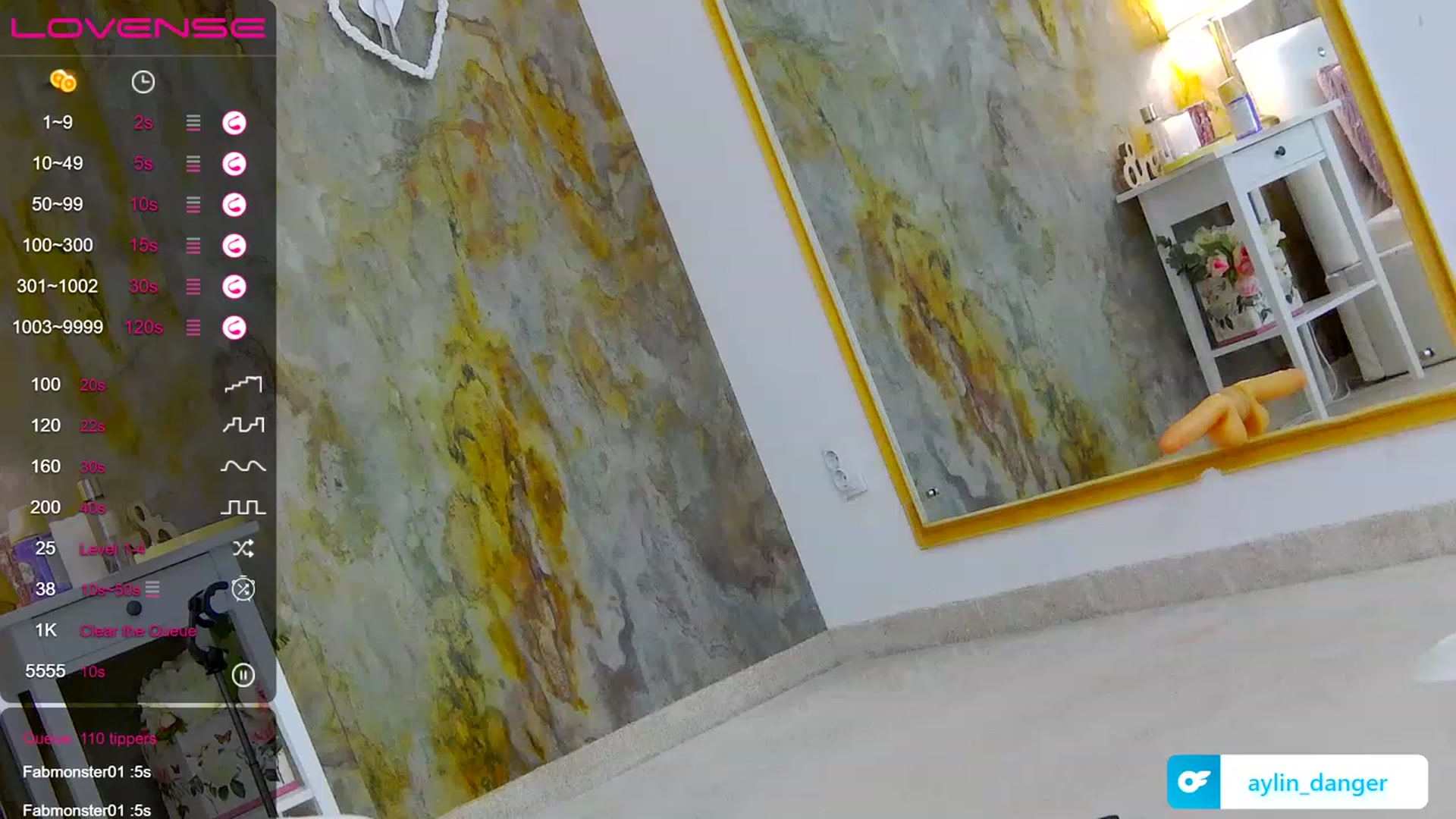 Gallery image thumbnail from AlysaDiamond's myfreecams stream on, 05/19/2023, 14:12 image 8 of 20