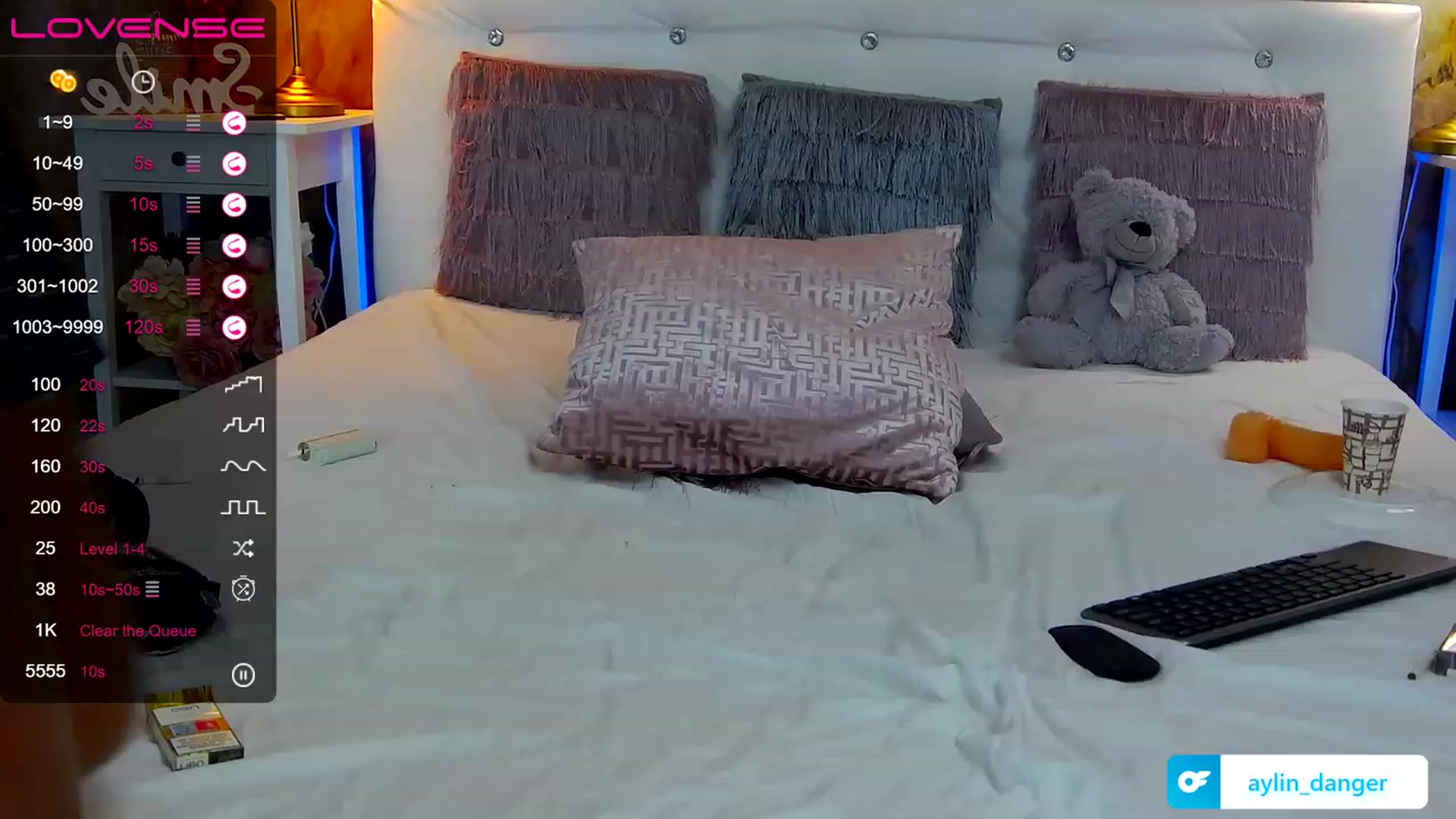 Gallery image thumbnail from AlysaDiamond's myfreecams stream on, 05/22/2023, 08:03 image 6 of 20