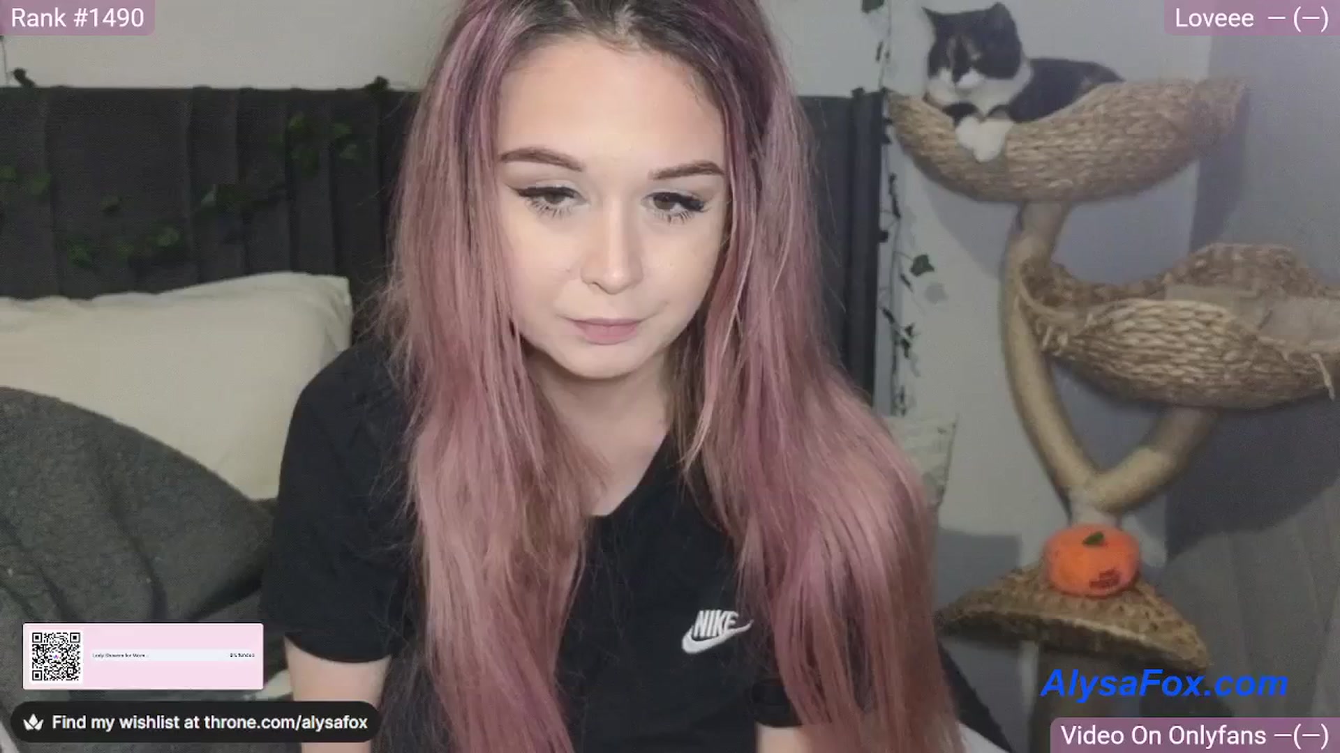 Gallery image thumbnail from AlysaFoxUK's myfreecams stream on, 03/25/2025, 23:34 image 13 of 20