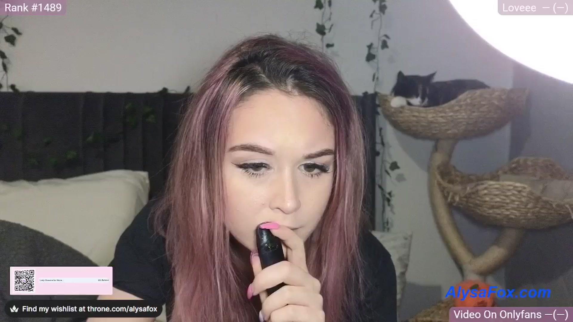 Gallery image thumbnail from AlysaFoxUK's myfreecams stream on, 03/25/2025, 23:34 image 18 of 20