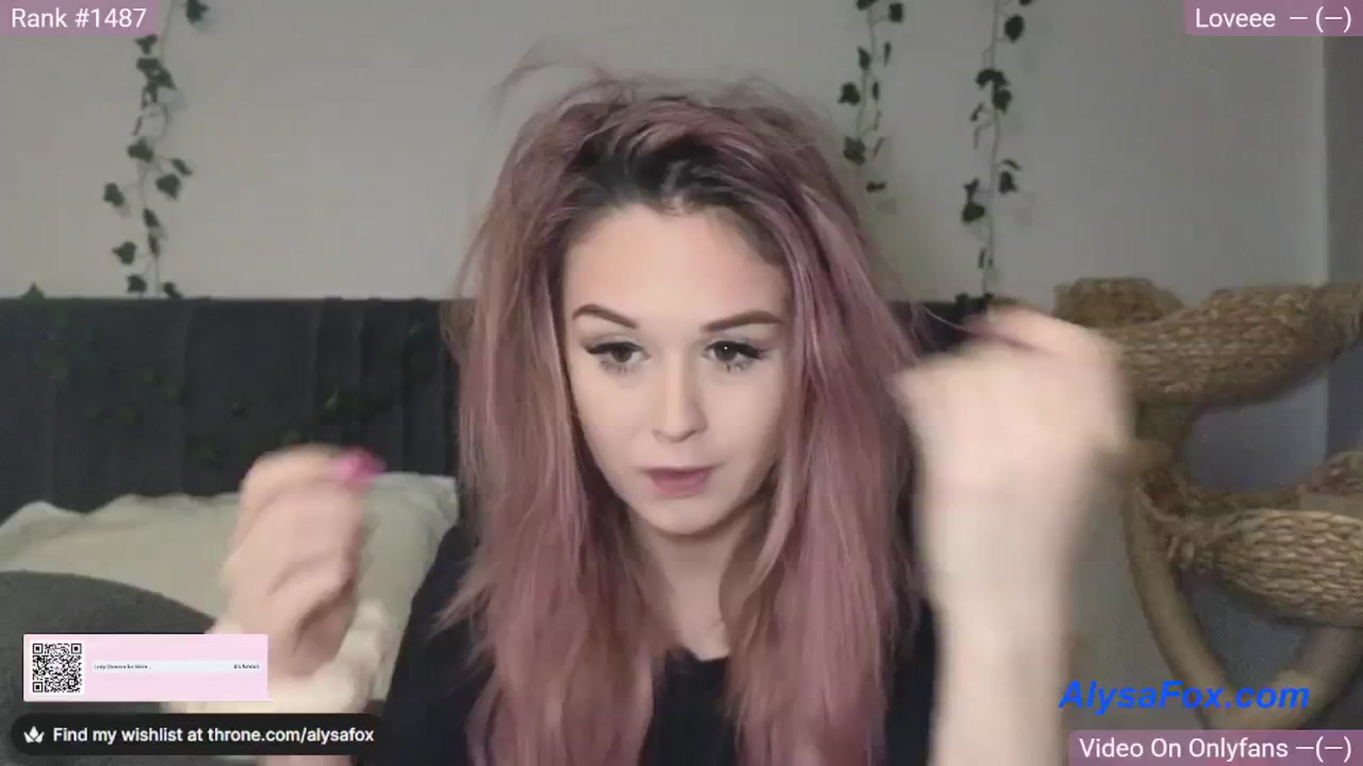 Gallery image thumbnail from AlysaFoxUK's myfreecams stream on, 03/25/2025, 23:34 image 1 of 20