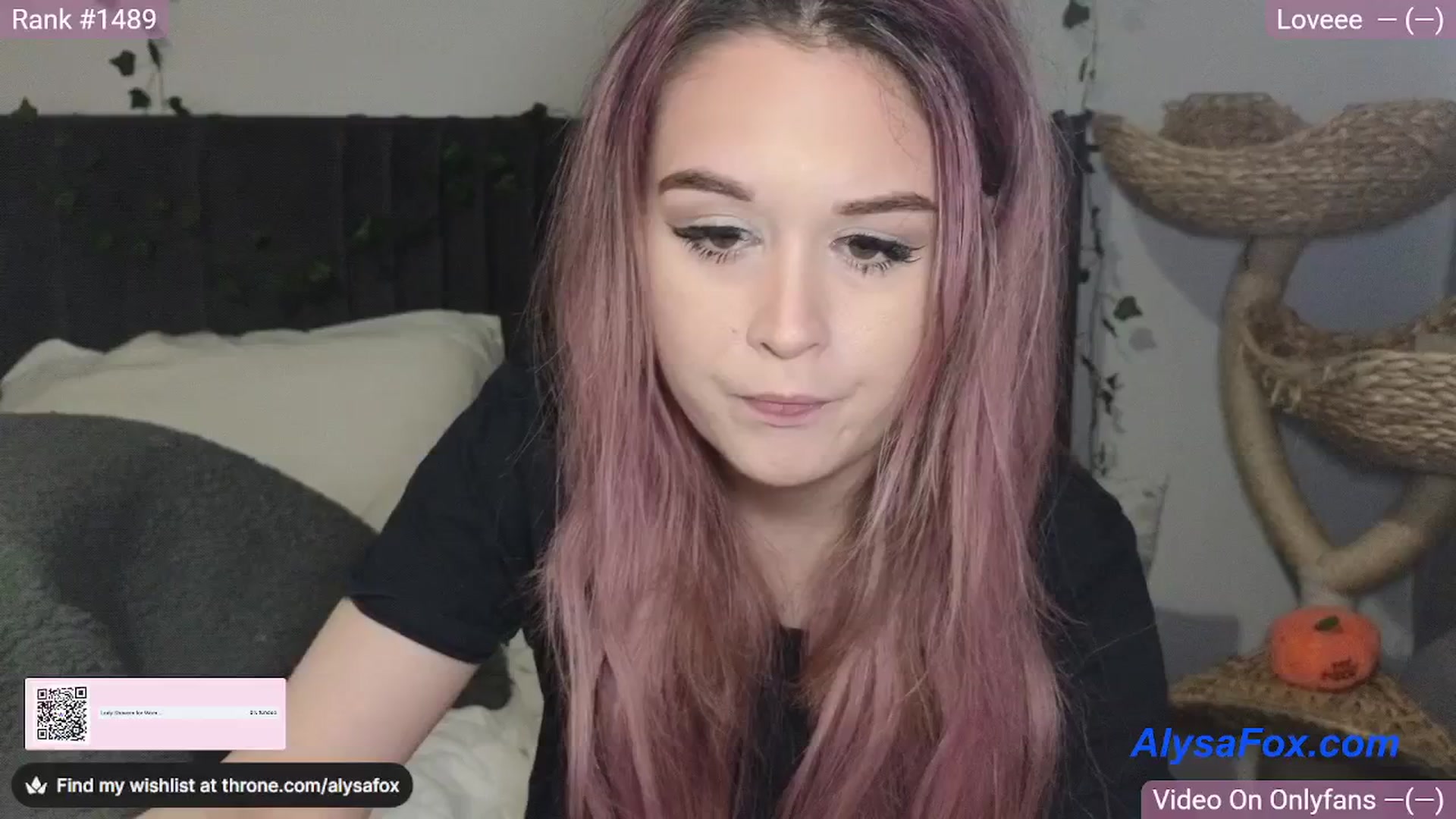 Gallery image thumbnail from AlysaFoxUK's myfreecams stream on, 03/25/2025, 23:34 image 6 of 20