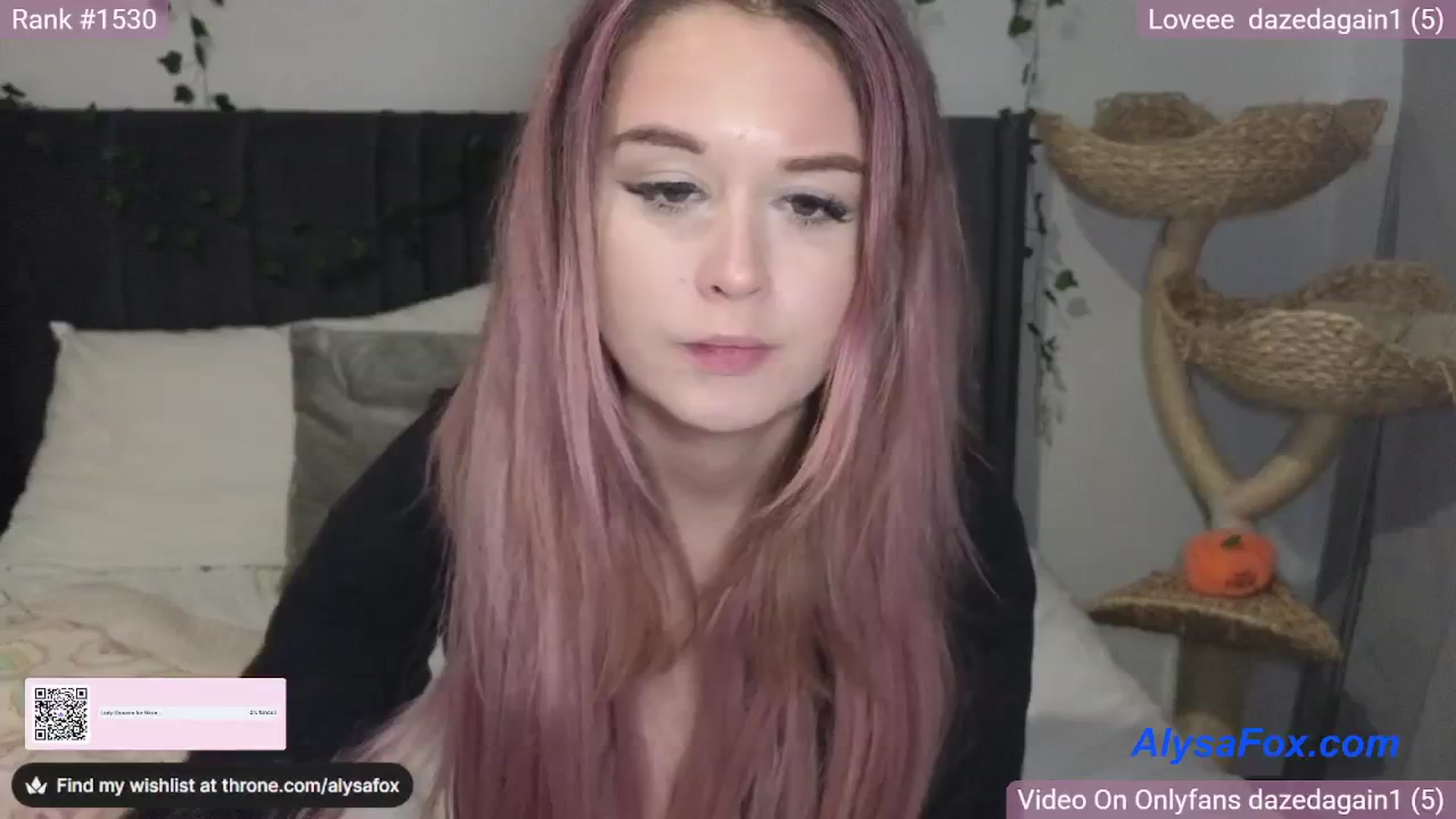 Gallery image thumbnail from AlysaFoxUK's myfreecams stream on, 03/27/2025, 24:29 image 15 of 20