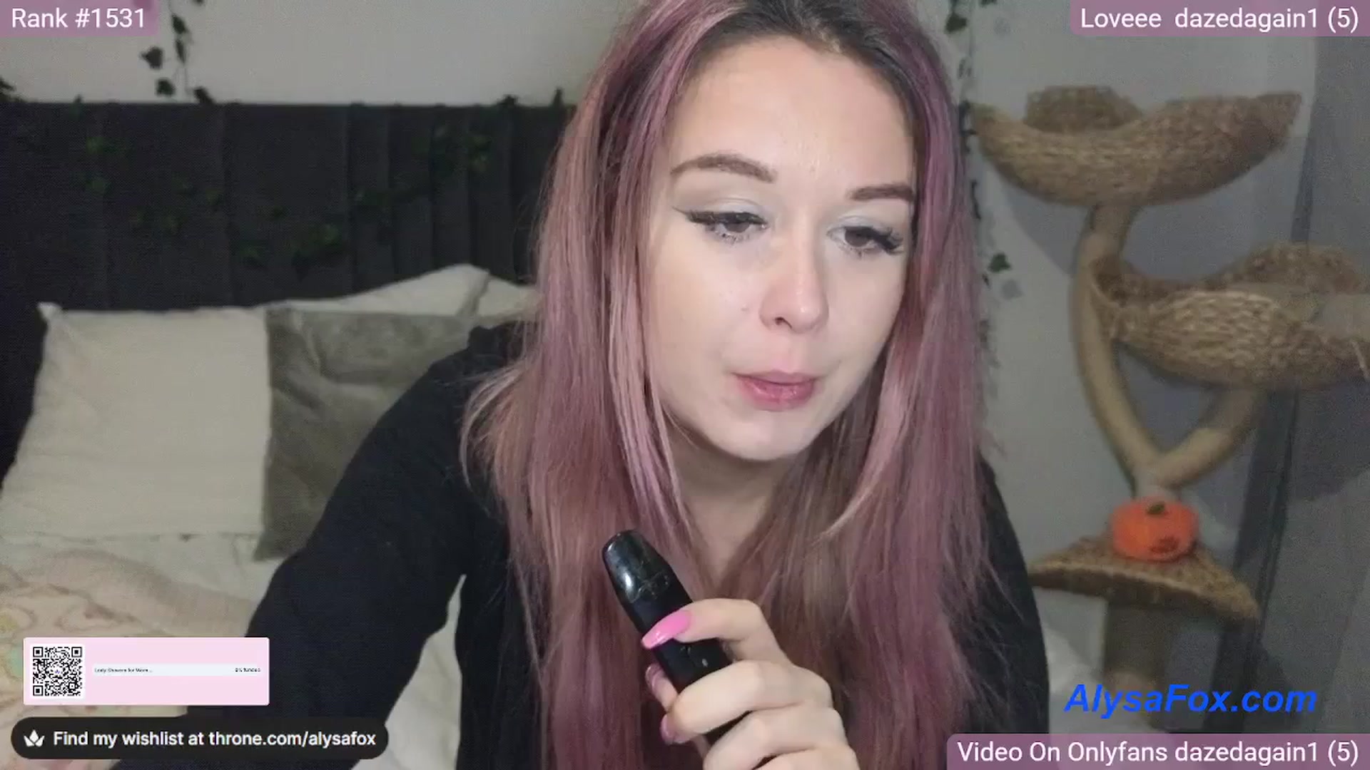 Gallery image thumbnail from AlysaFoxUK's myfreecams stream on, 03/27/2025, 24:29 image 19 of 20