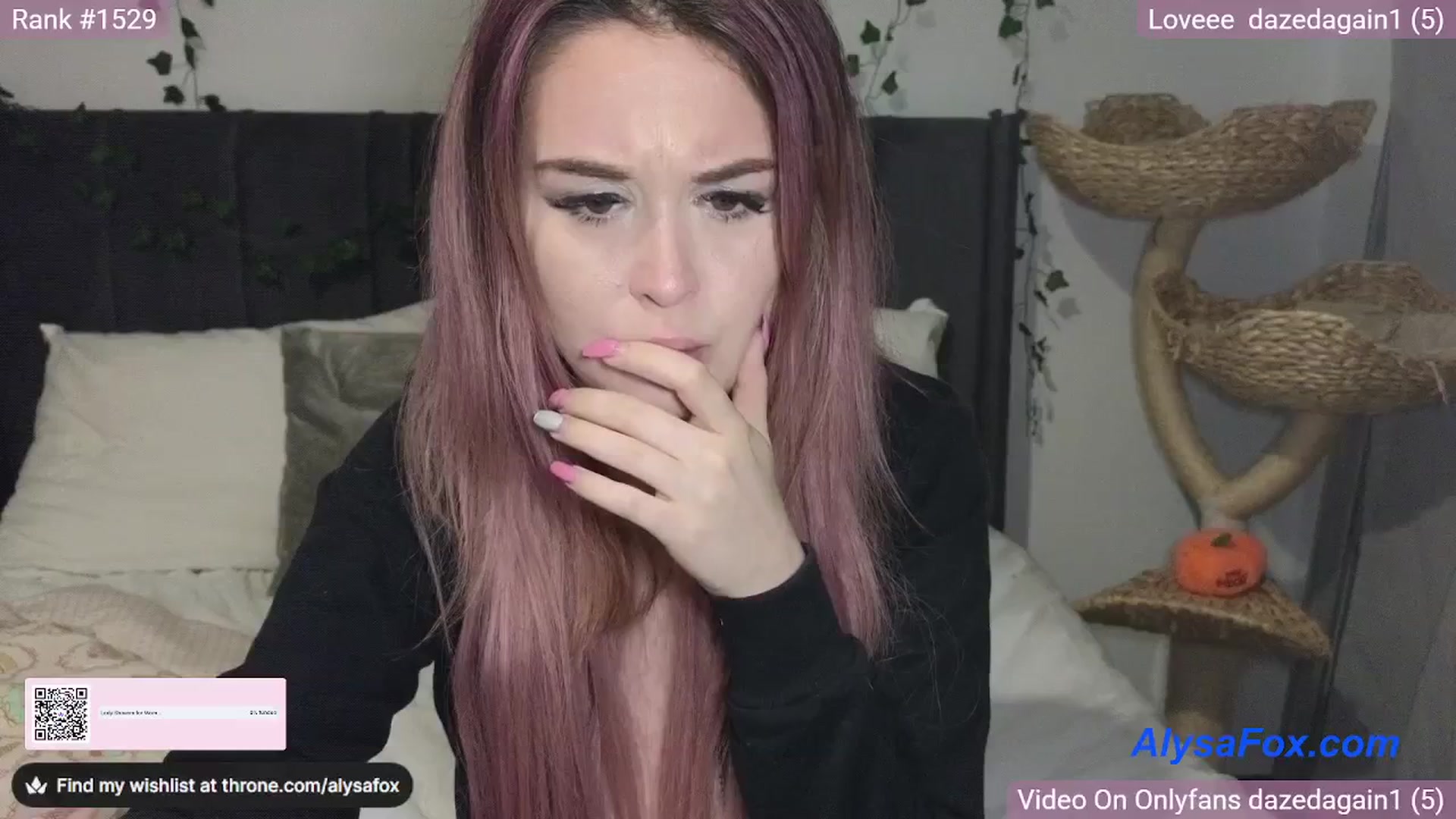 Gallery image thumbnail from AlysaFoxUK's myfreecams stream on, 03/27/2025, 24:29 image 13 of 20