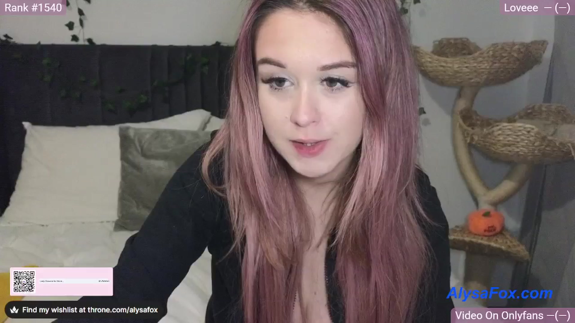 Gallery image thumbnail from AlysaFoxUK's myfreecams stream on, 03/27/2025, 24:29 image 3 of 20