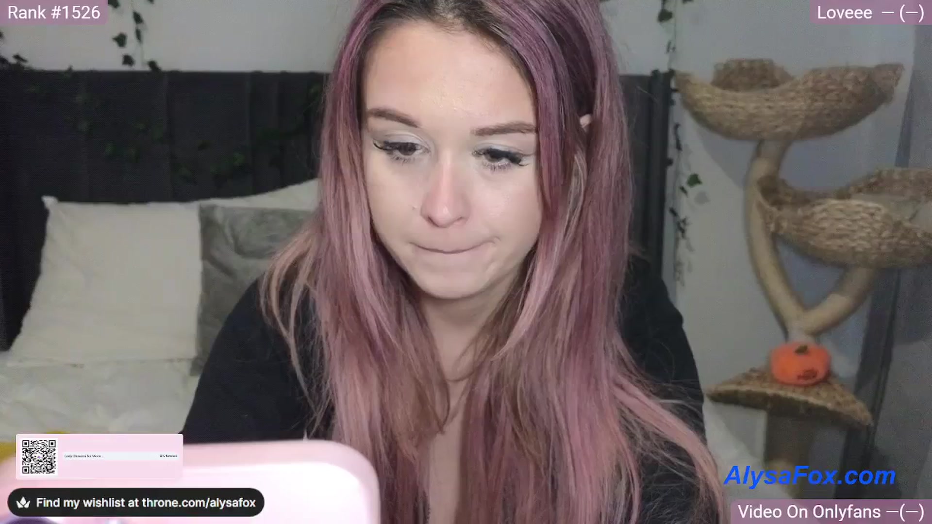 Gallery image thumbnail from AlysaFoxUK's myfreecams stream on, 03/27/2025, 24:29 image 7 of 20