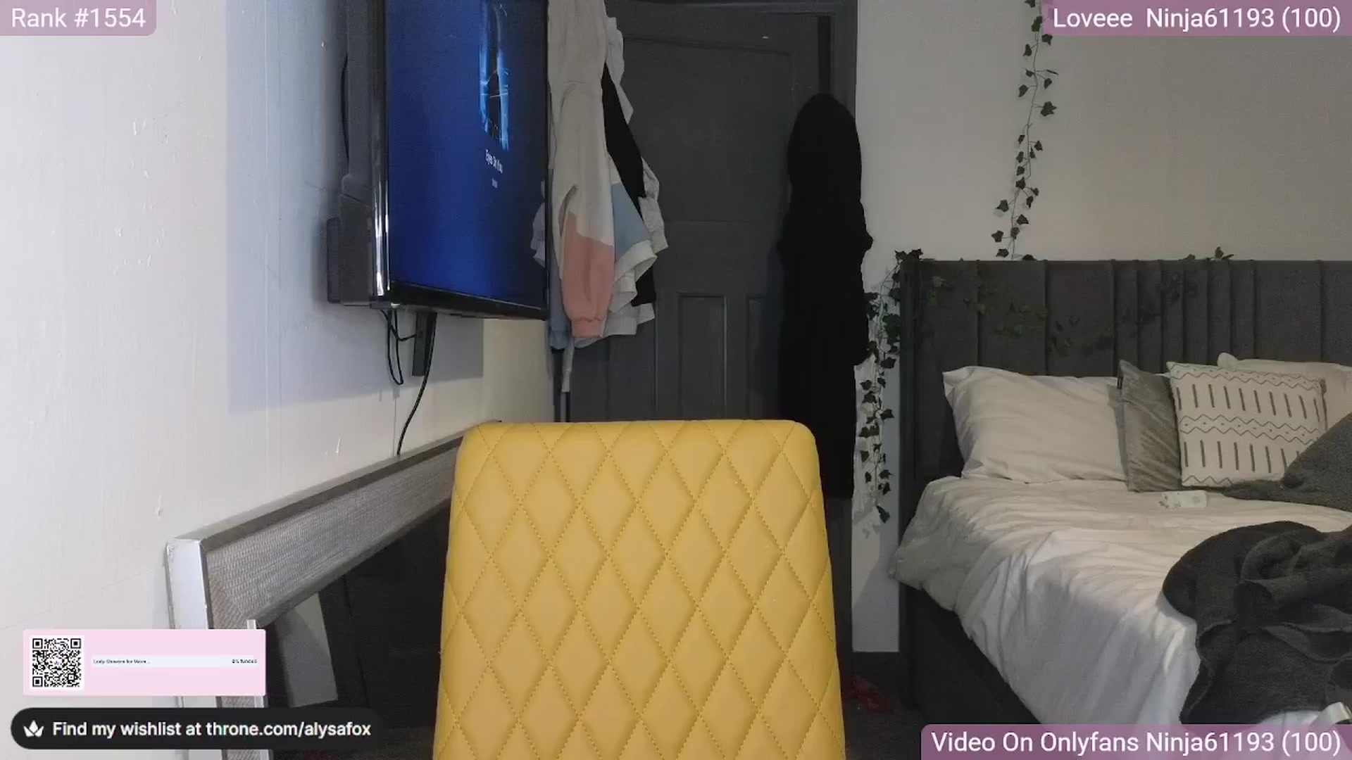 Gallery image thumbnail from AlysaFoxUK's myfreecams stream on, 03/31/2025, 23:54 image 7 of 20