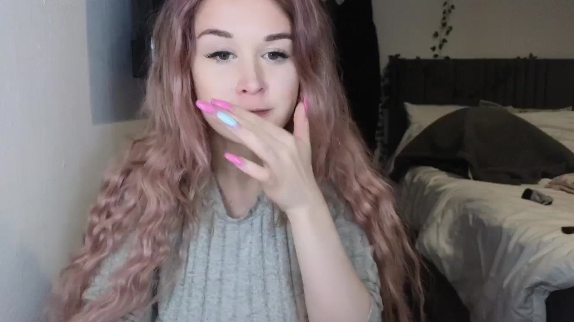 Gallery image thumbnail from AlysaFoxUK's myfreecams stream on, 04/02/2025, 21:36 image 8 of 20