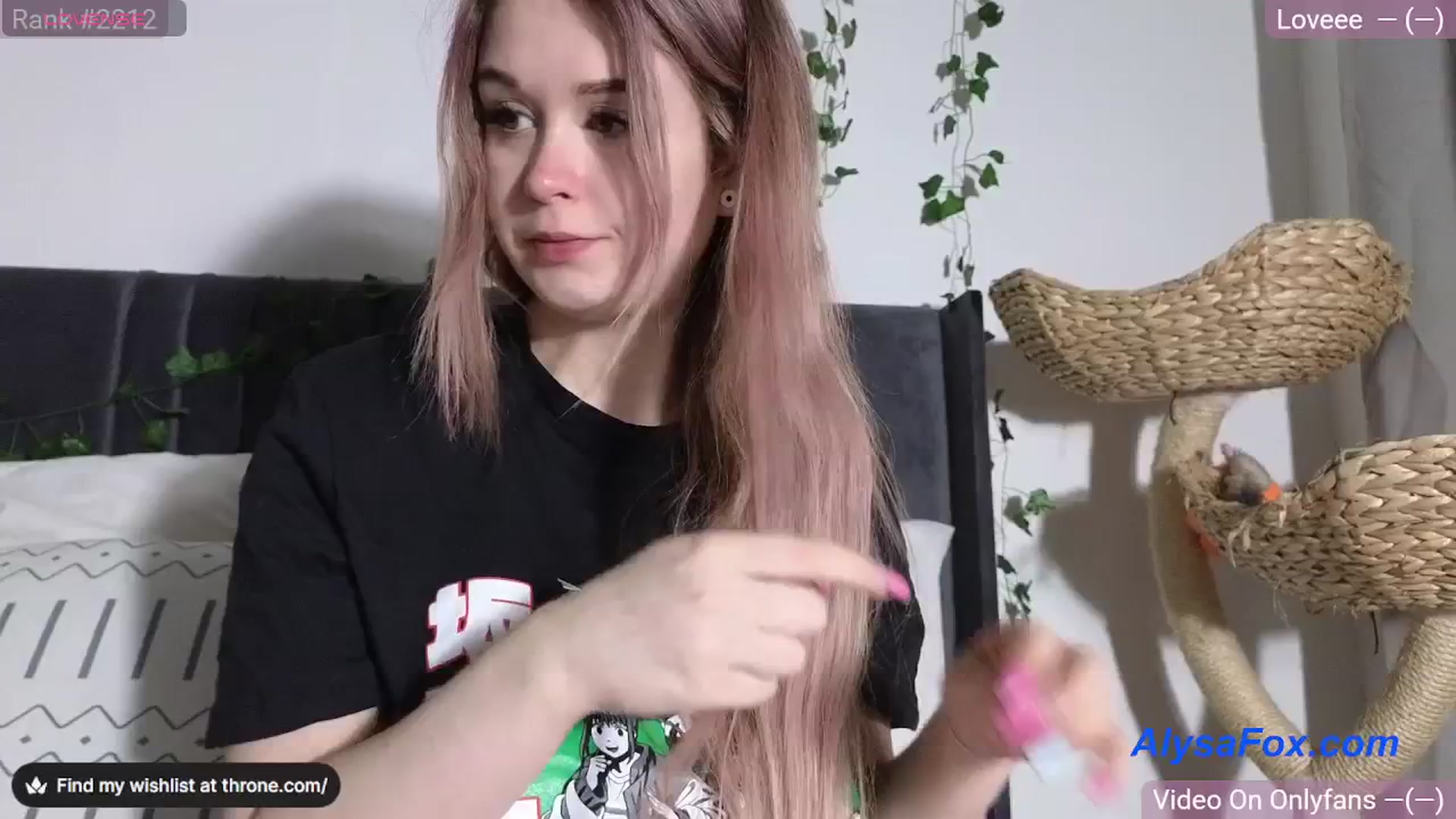 Gallery image thumbnail from AlysaFoxUK's myfreecams stream on, 04/06/2025, 22:32 image 1 of 20