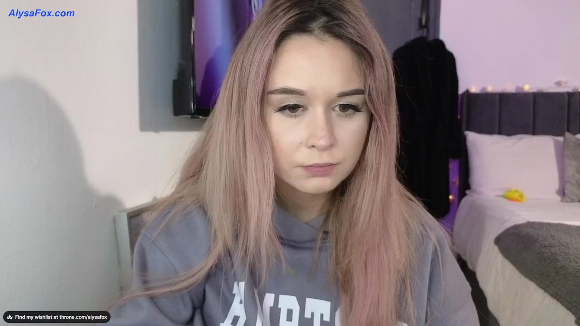 Gallery image thumbnail from AlysaFoxUK's myfreecams stream on, 04/08/2025, 23:23 image 11 of 20