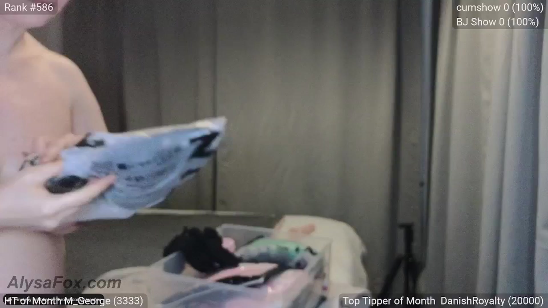 Gallery image thumbnail from AlysaFoxUK's myfreecams stream on, 04/17/2025, 23:13 image 8 of 20
