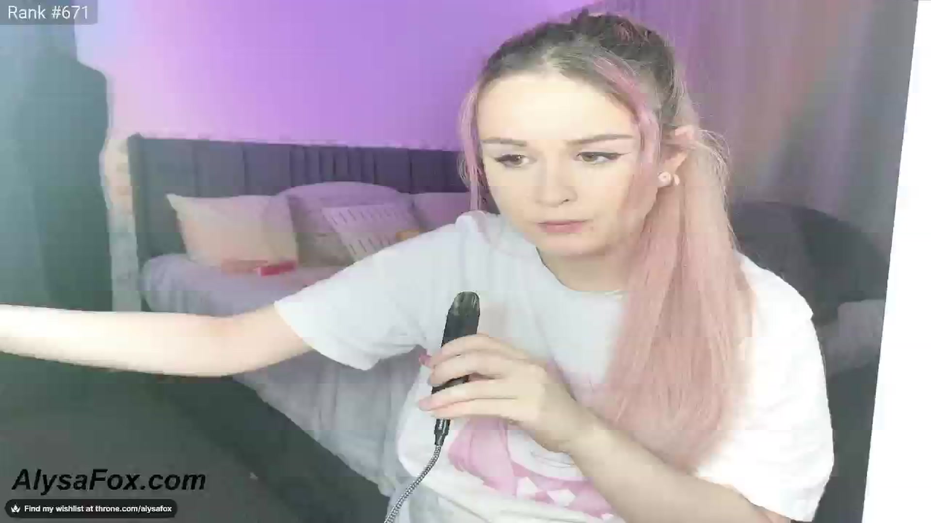 Gallery image thumbnail from AlysaFoxUK's myfreecams stream on, 04/28/2025, 22:06 image 1 of 20