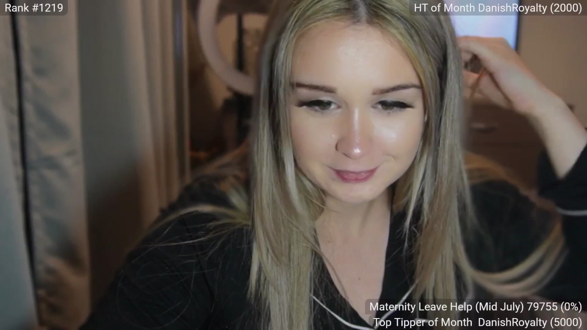 Gallery image thumbnail from AlysaFoxUK's myfreecams stream on, 06/04/2025, 22:32 image 17 of 20