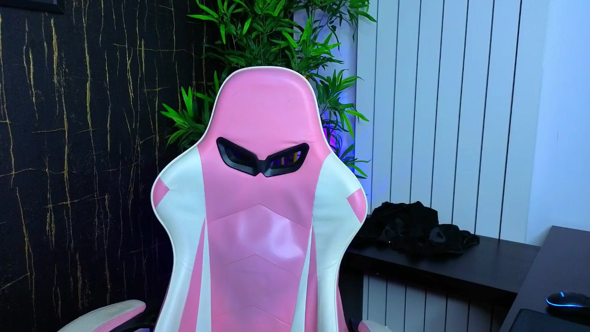 Gallery image thumbnail from Alysereuse's myfreecams stream on, 08/17/2025, 03:34 image 20 of 20