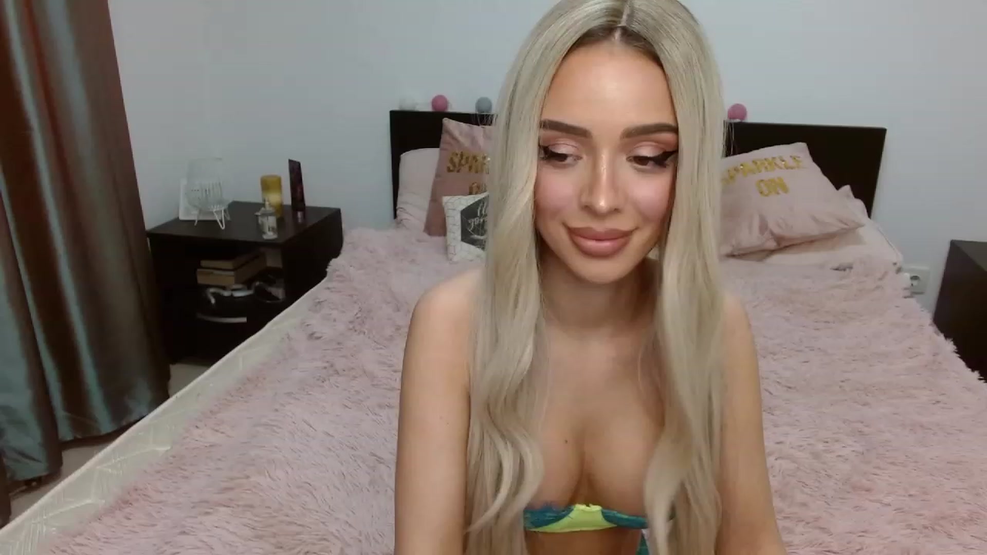 Gallery image thumbnail from AlysonBaby's myfreecams stream on, 04/26/2023, 21:33 image 13 of 20