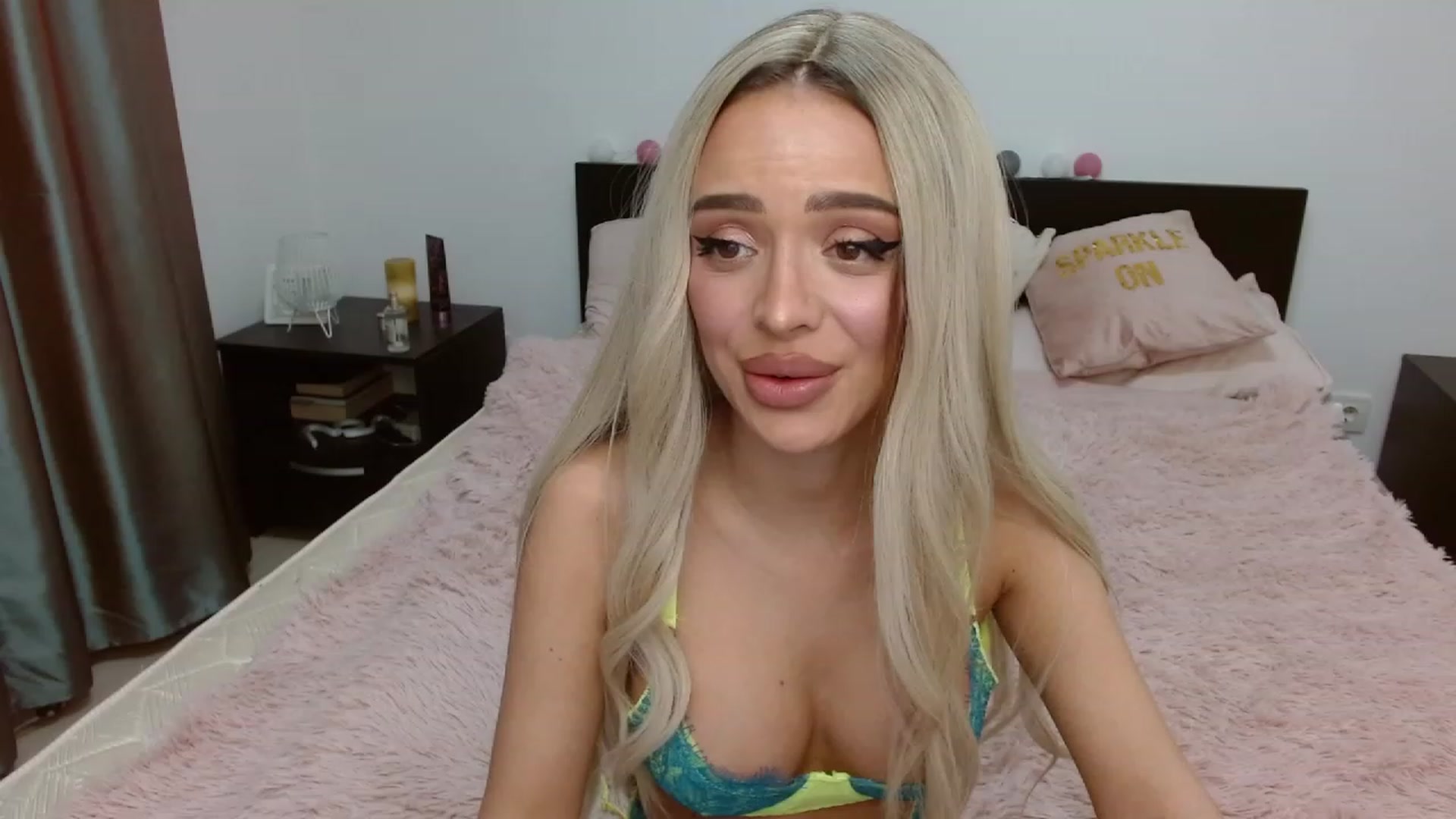 Gallery image thumbnail from AlysonBaby's myfreecams stream on, 04/26/2023, 21:33 image 16 of 20
