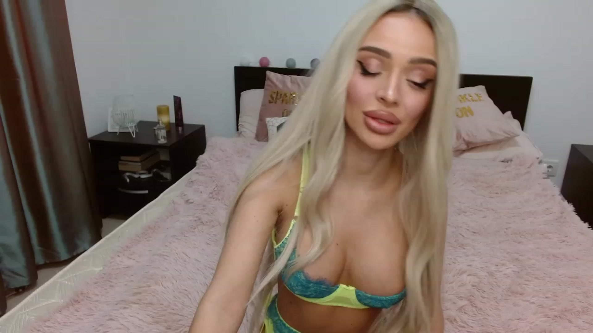 Gallery image thumbnail from AlysonBaby's myfreecams stream on, 04/26/2023, 21:33 image 11 of 20